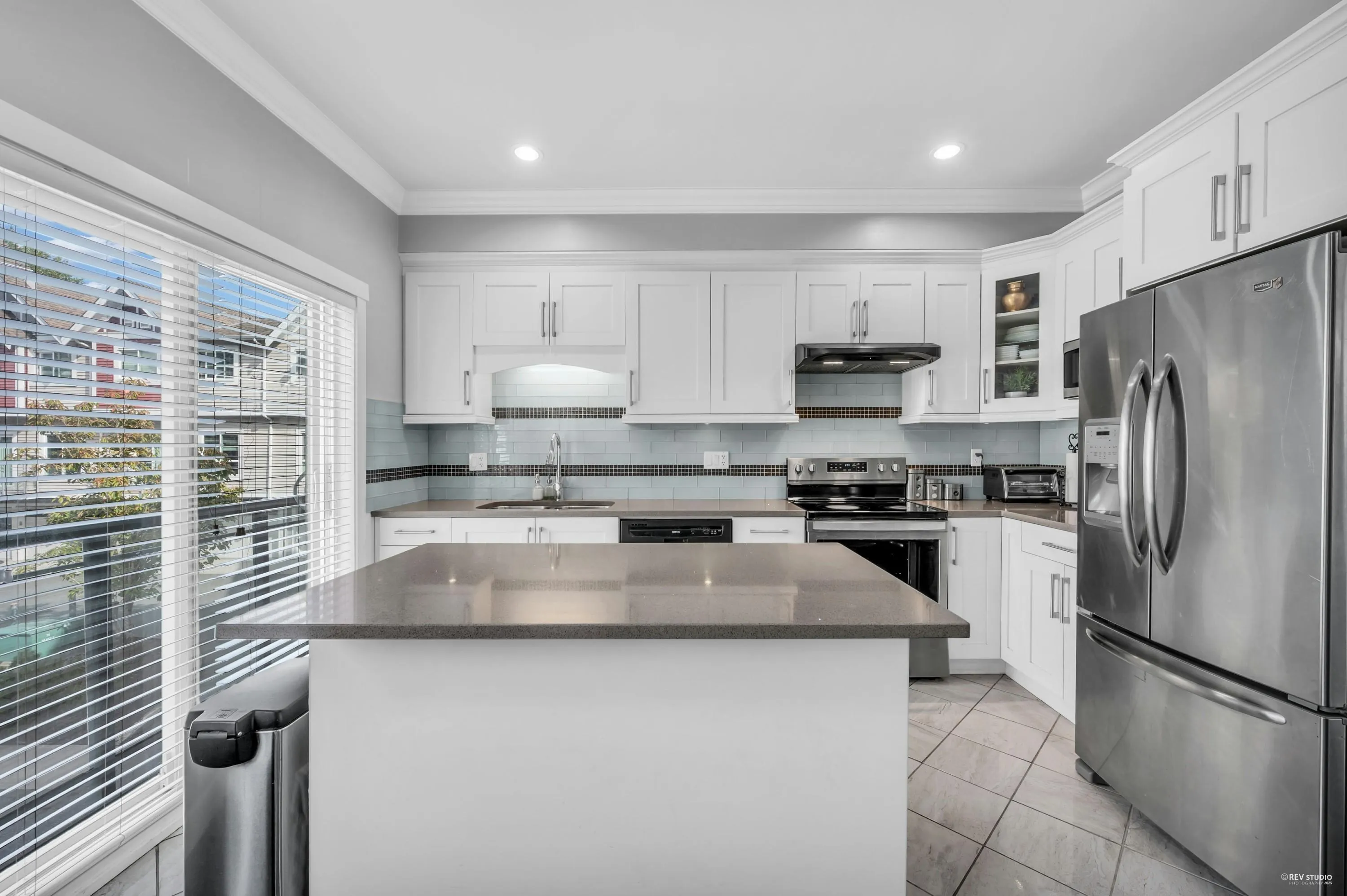 16 14320 103a Avenue