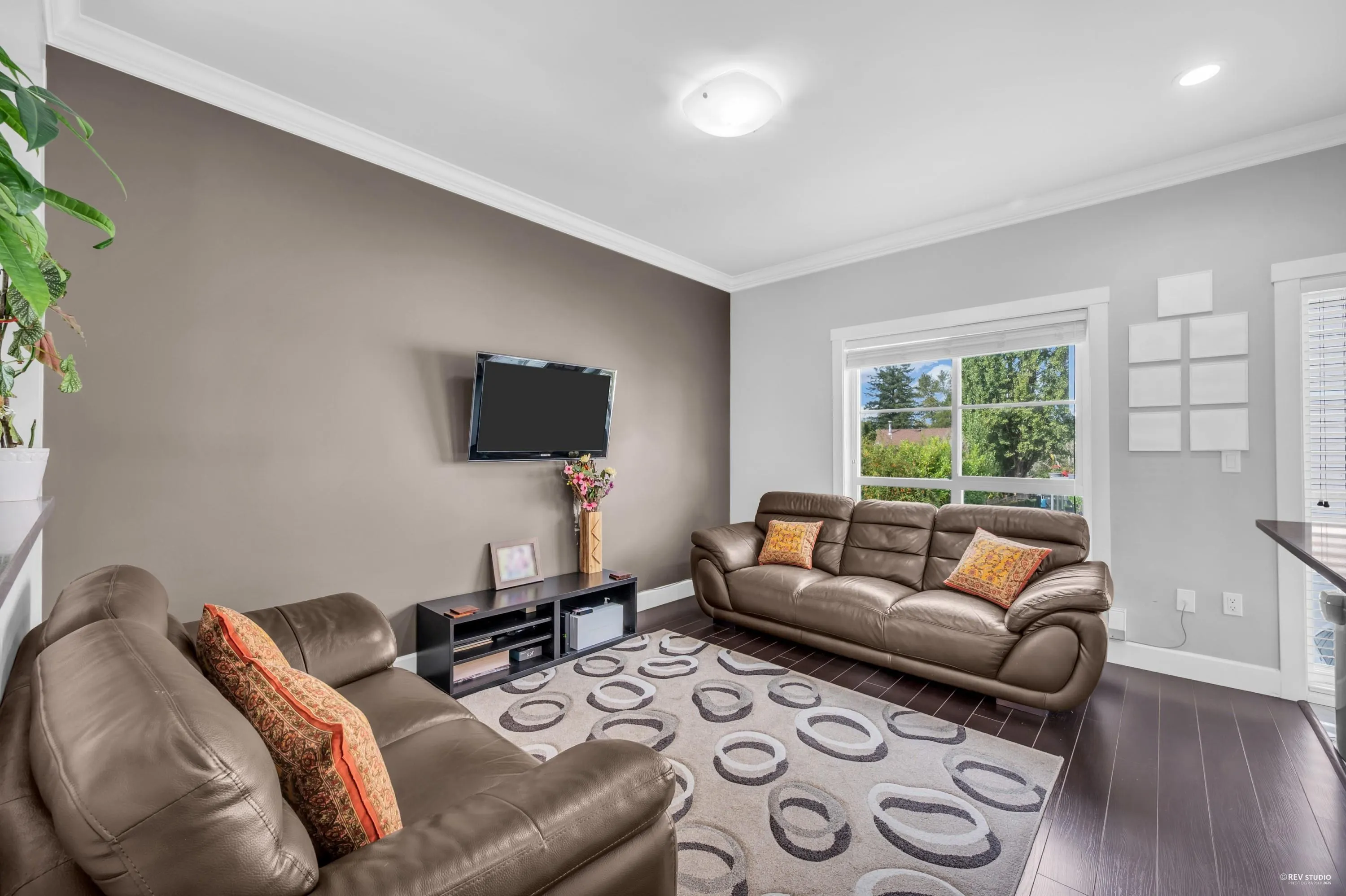 16 14320 103a Avenue