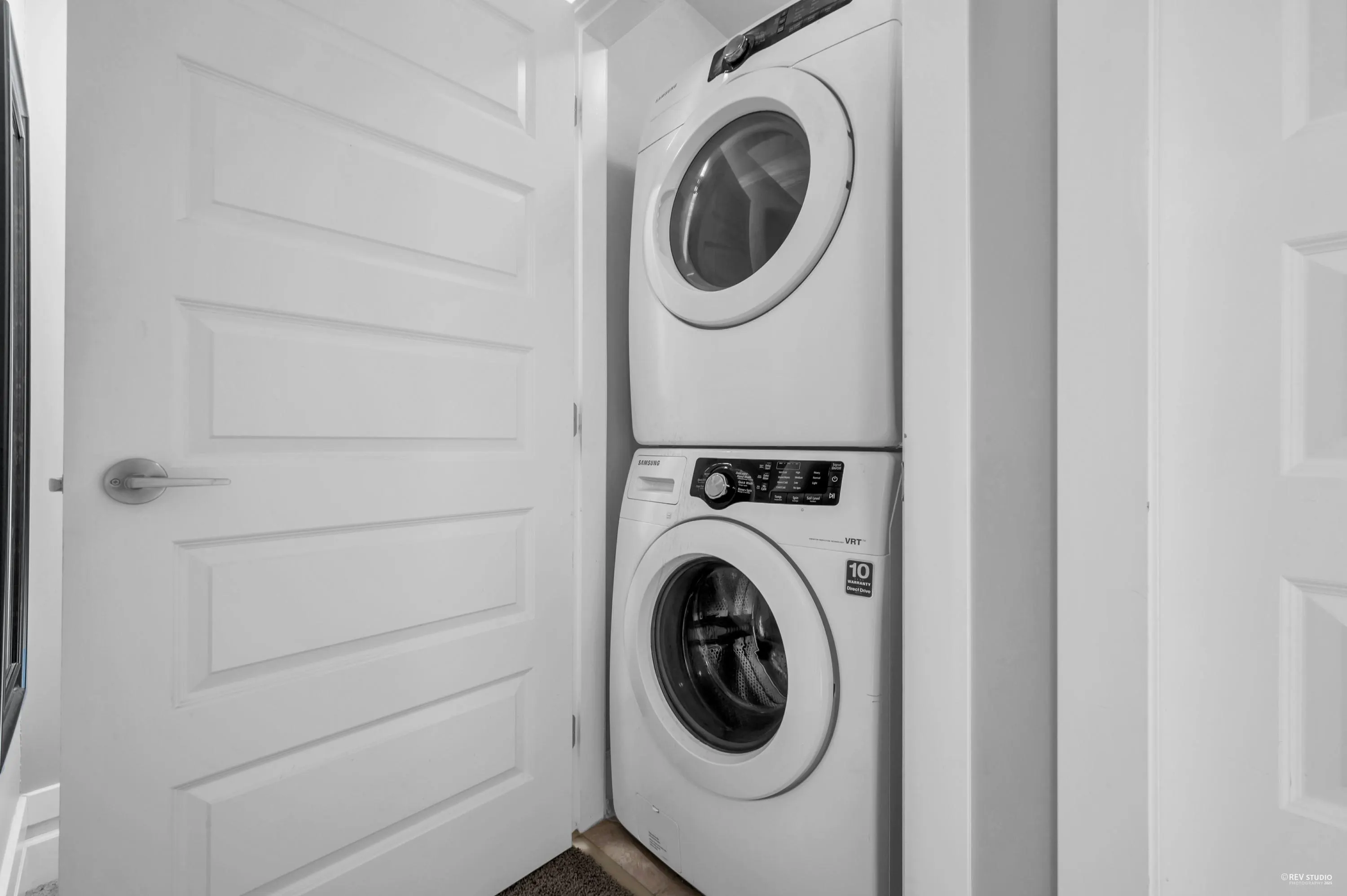 16 14320 103a Avenue