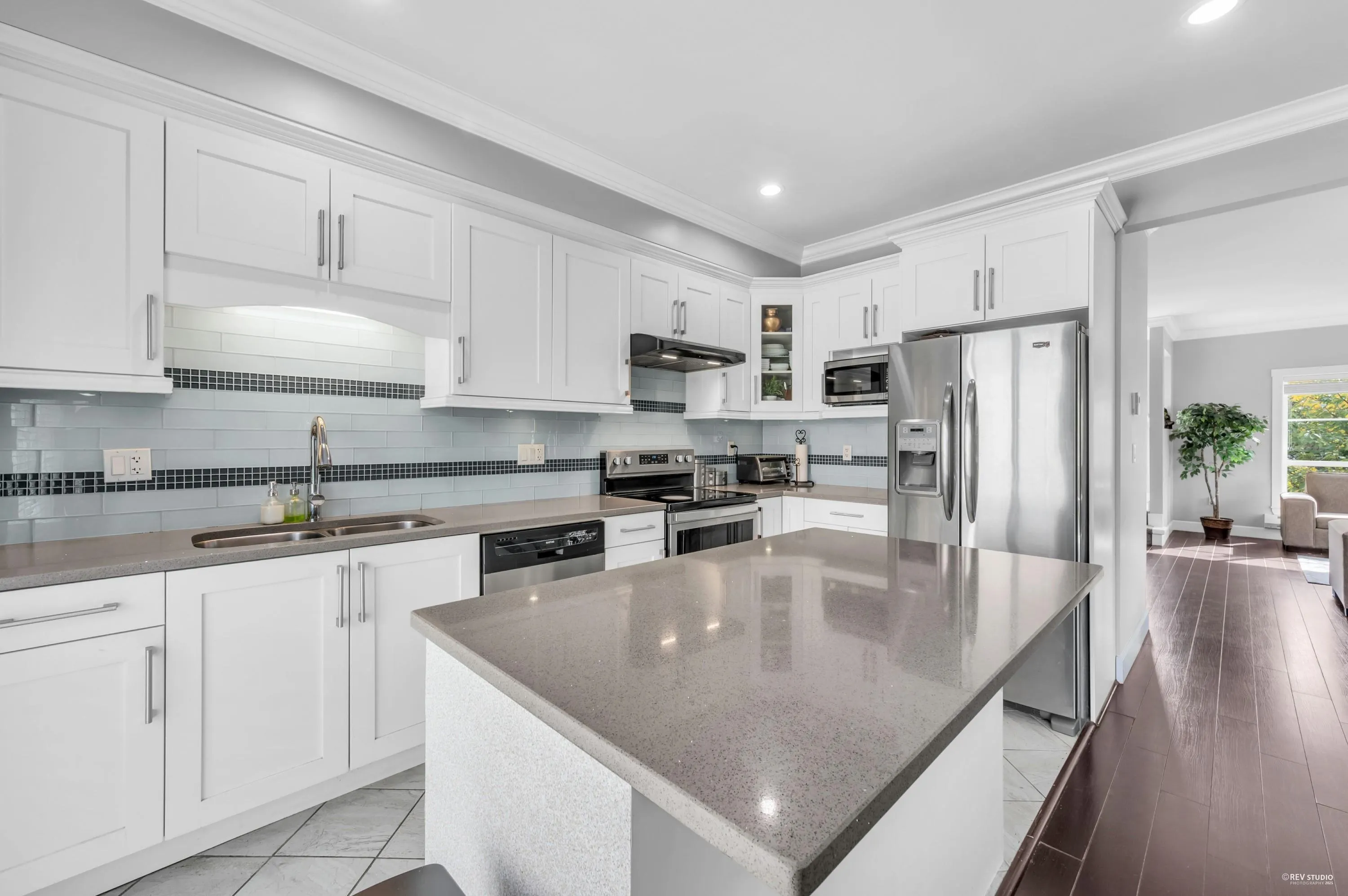 16 14320 103a Avenue