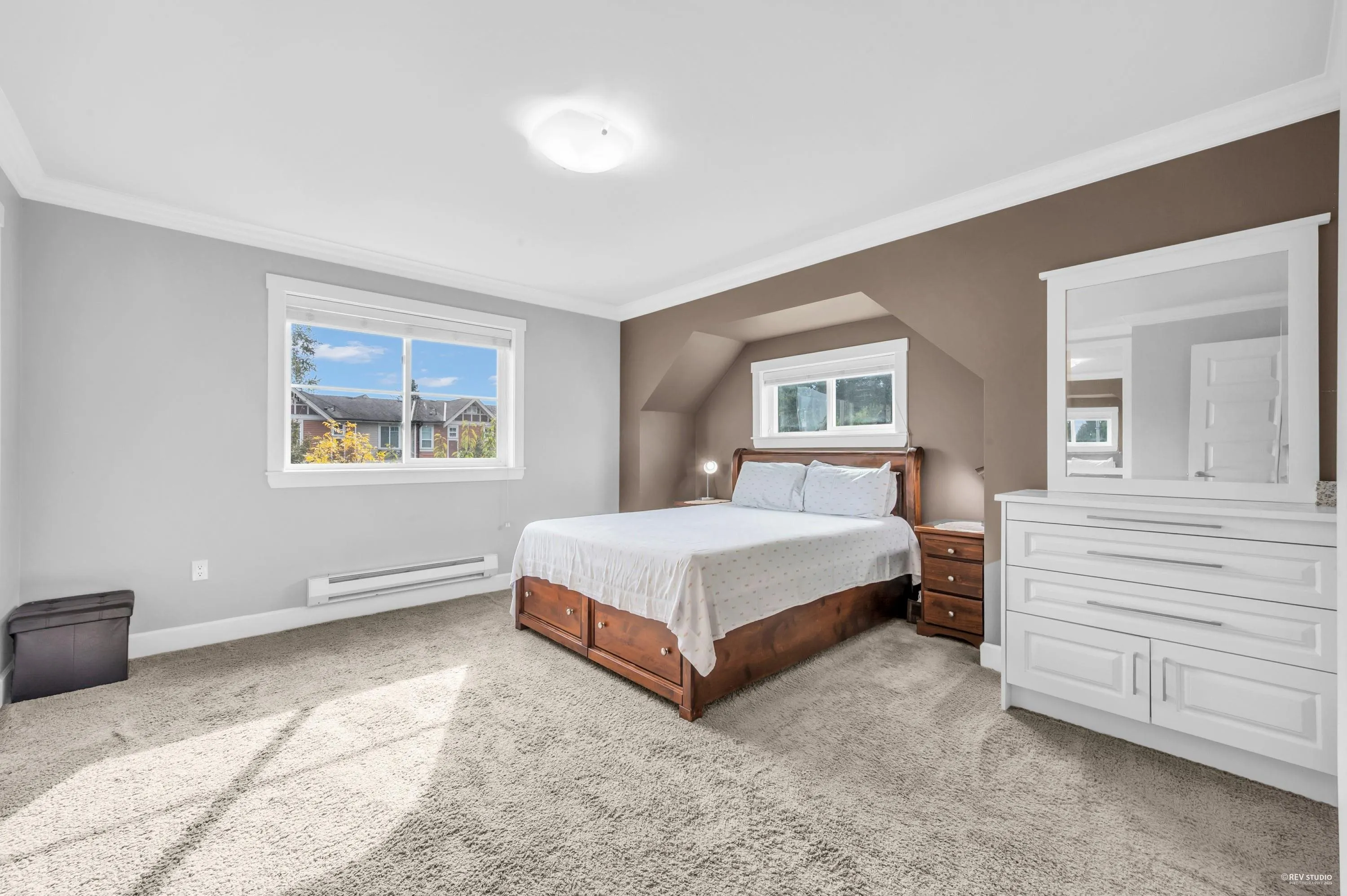 16 14320 103a Avenue