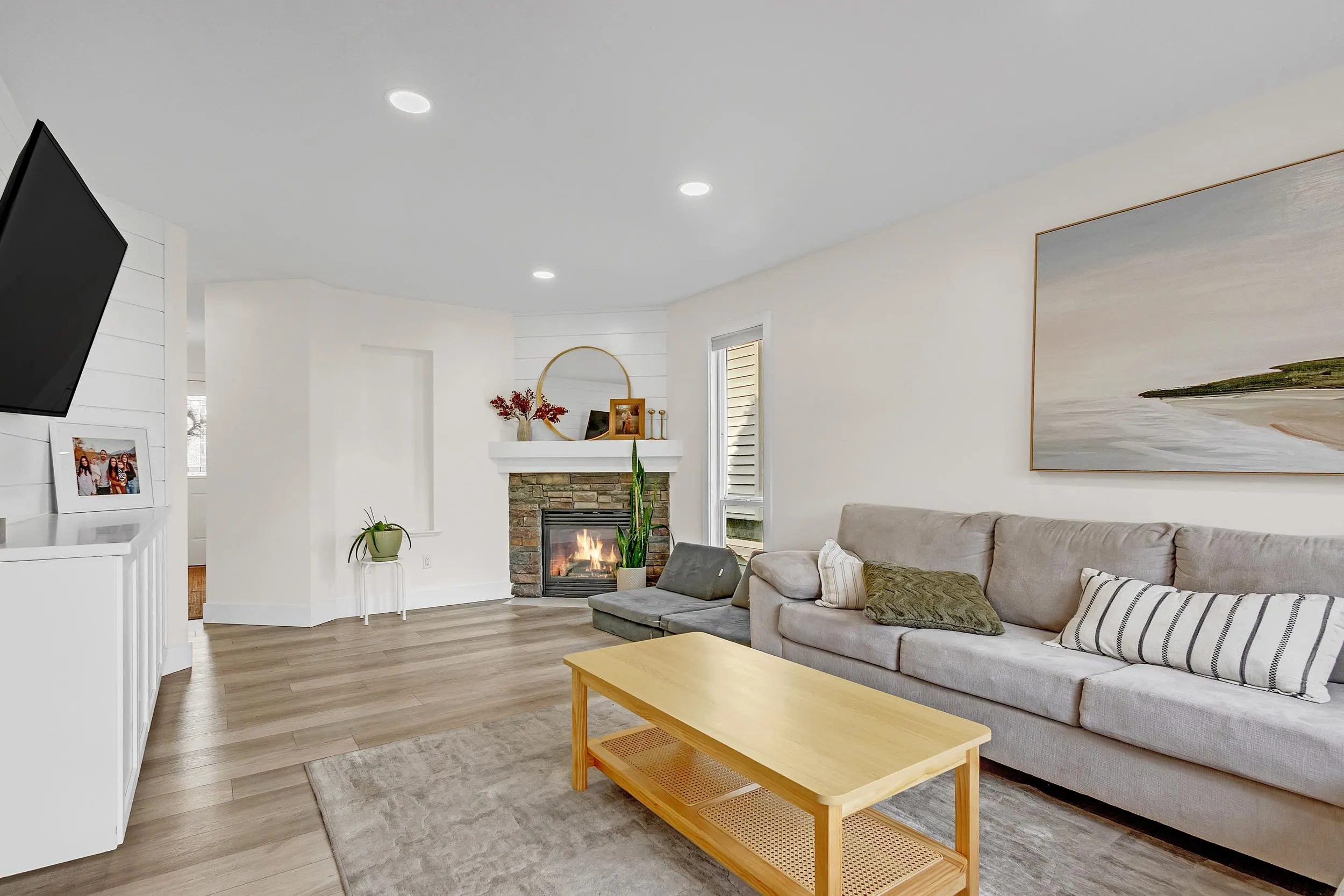 5696 Lindys Drive