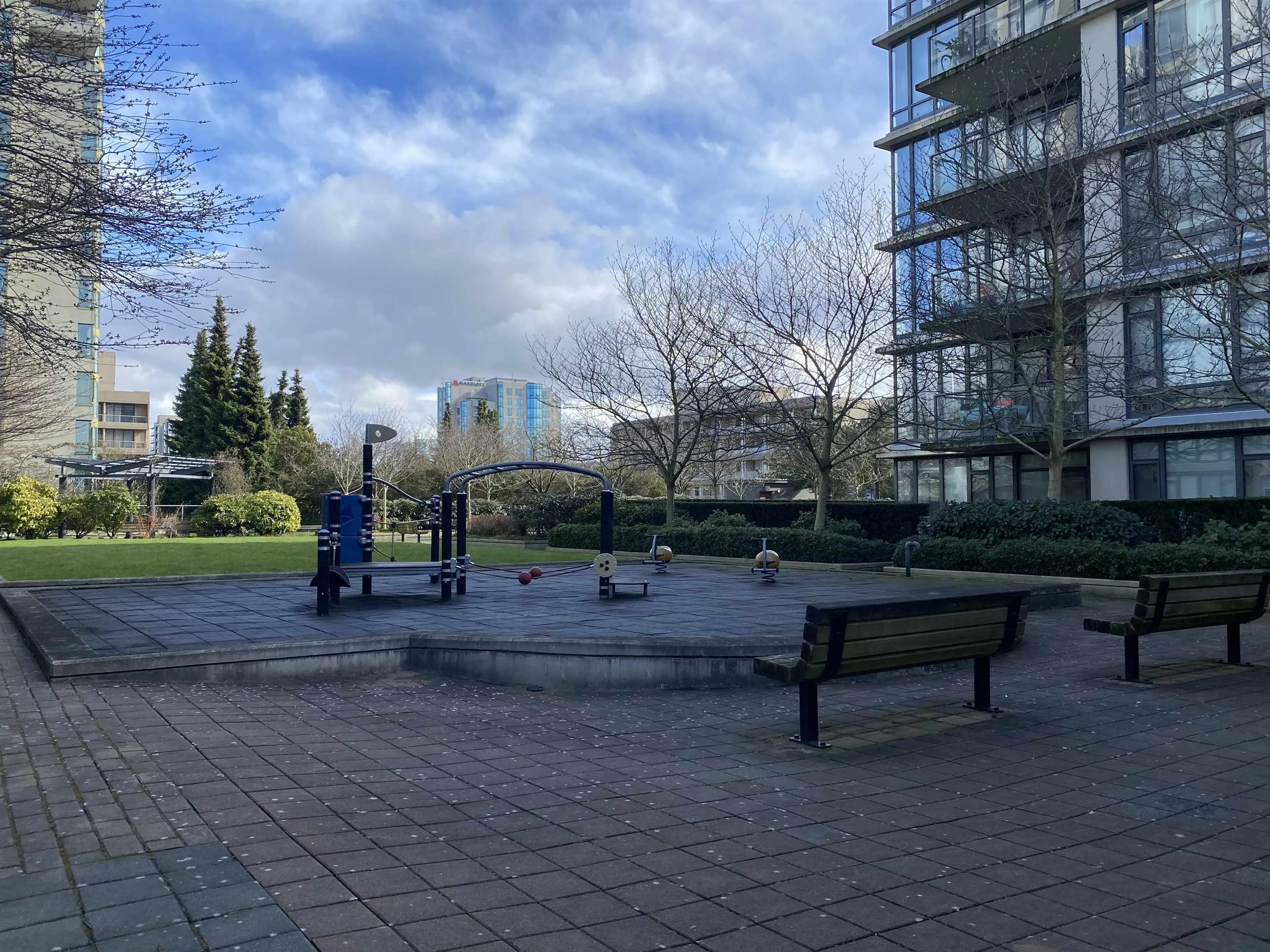 1605 7360 Elmbridge Way