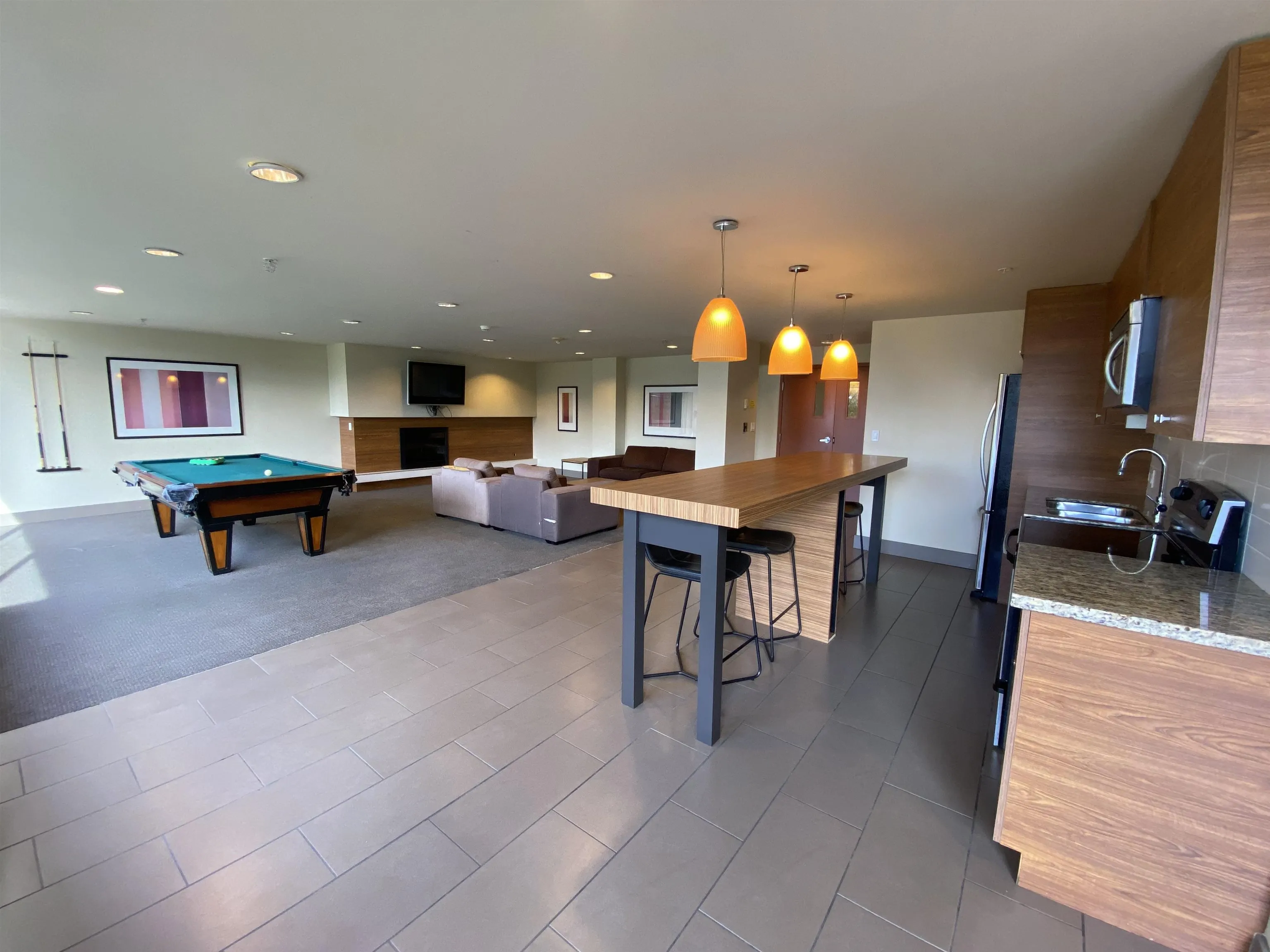 1605 7360 Elmbridge Way