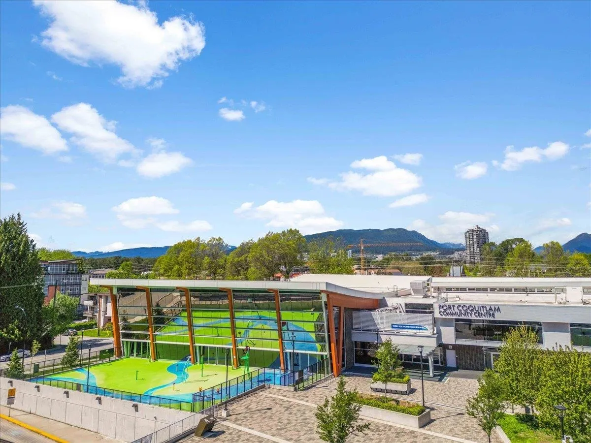 2303 2180 Kelly Avenue