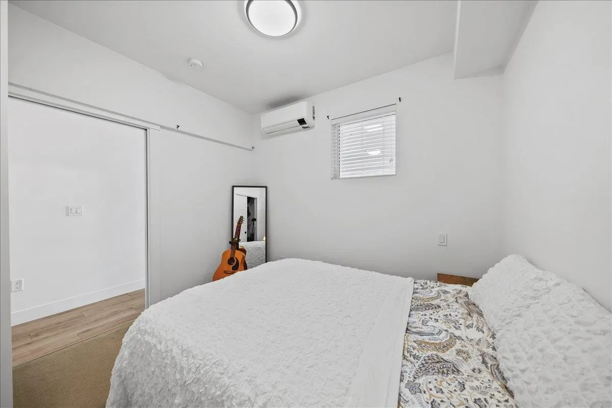 2303 2180 Kelly Avenue