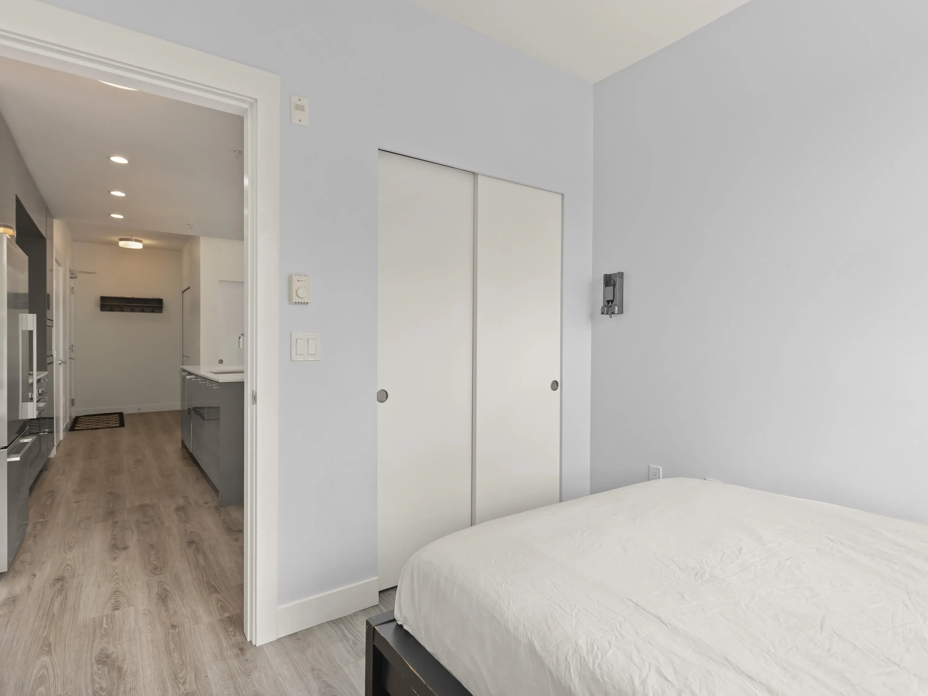 303 1327 Draycott Road