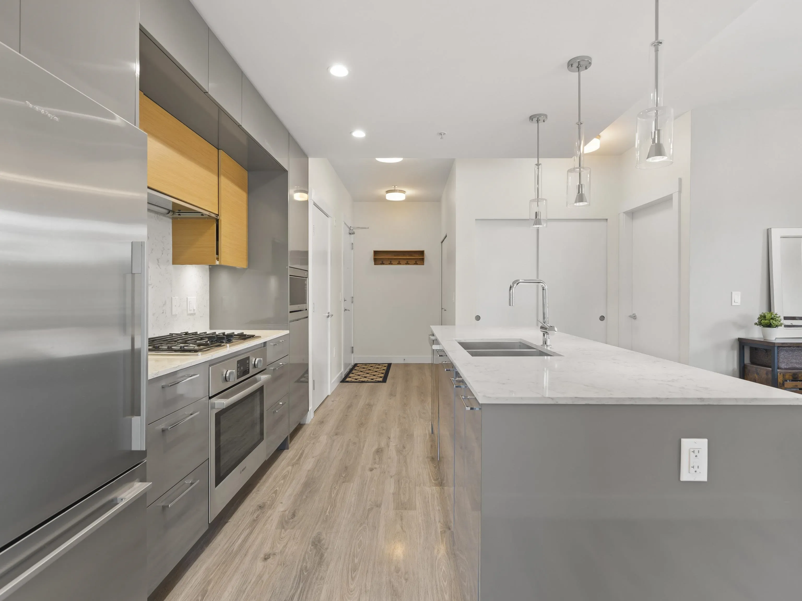 303 1327 Draycott Road