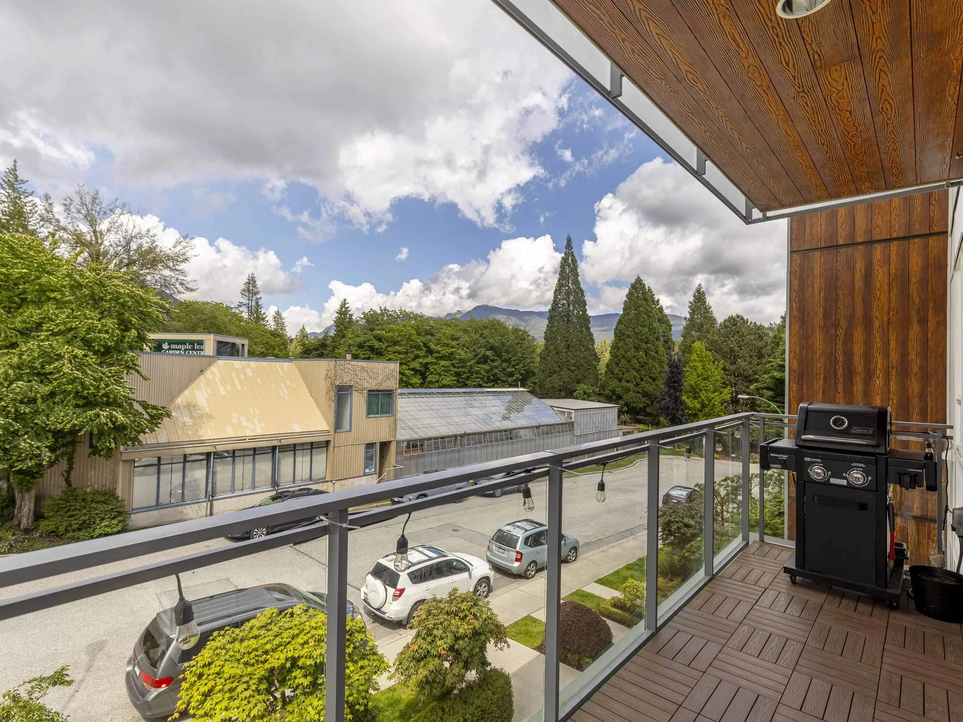 303 1327 Draycott Road