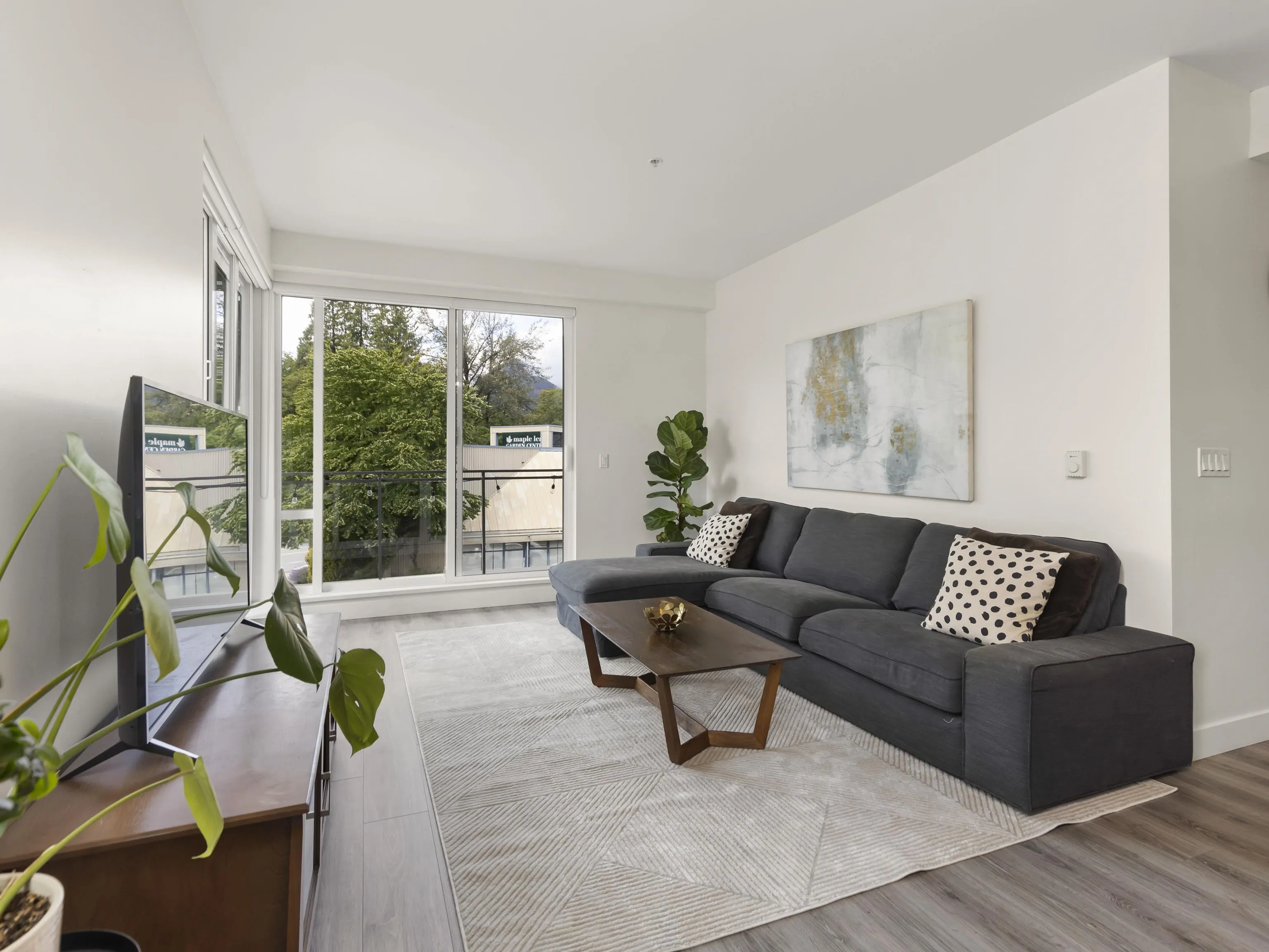 303 1327 Draycott Road