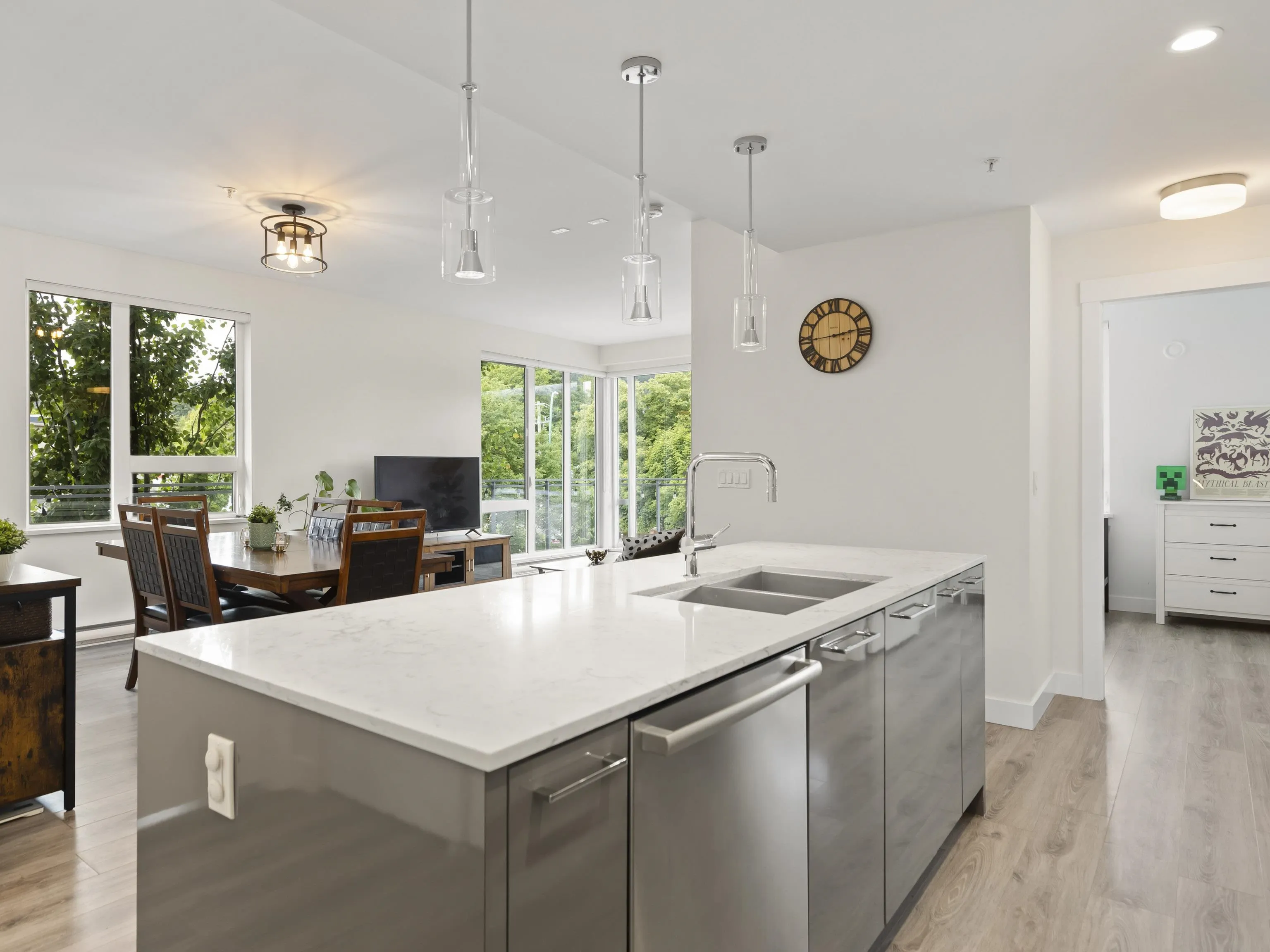 303 1327 Draycott Road