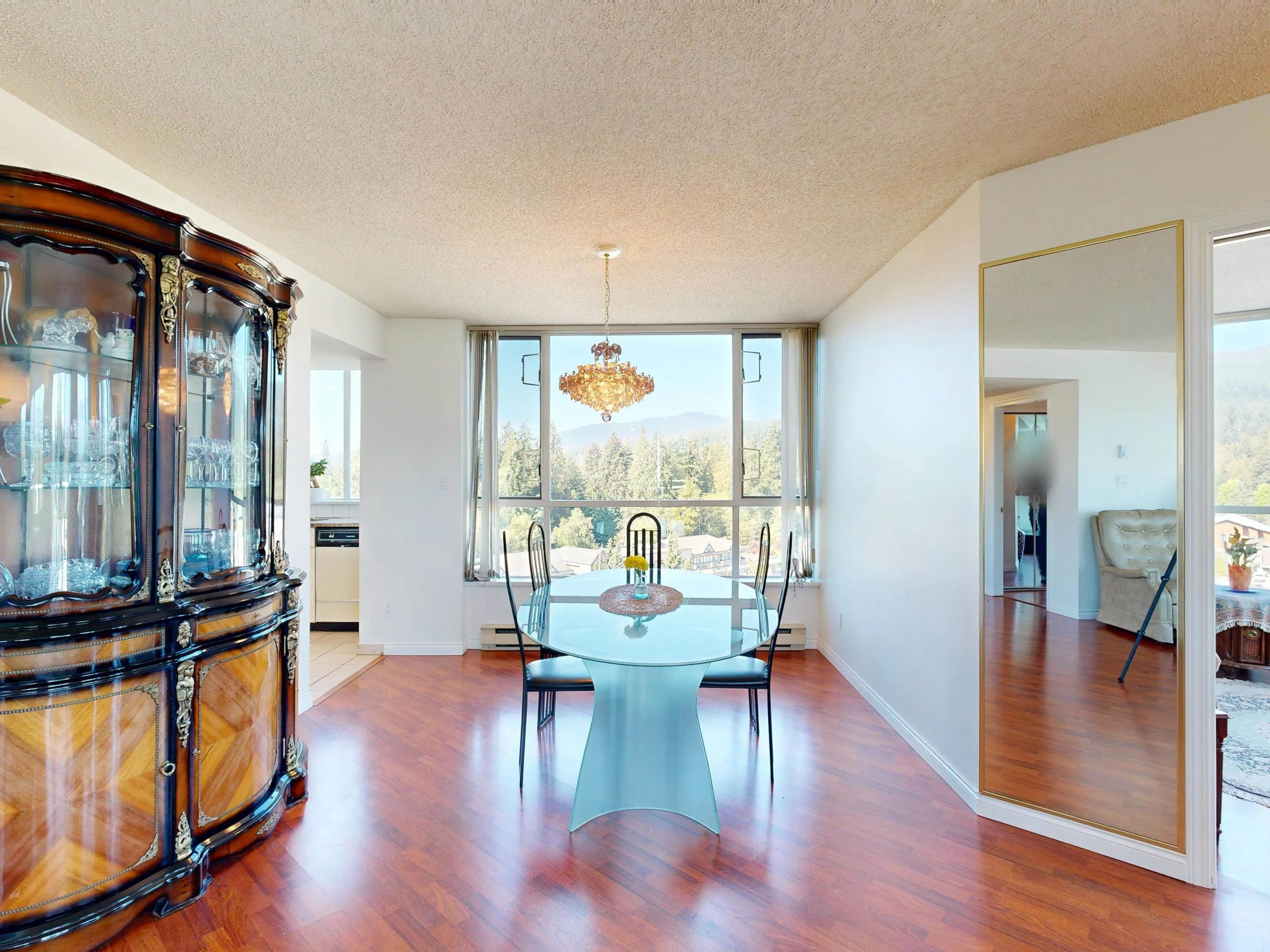 1005 995 Roche Point Drive