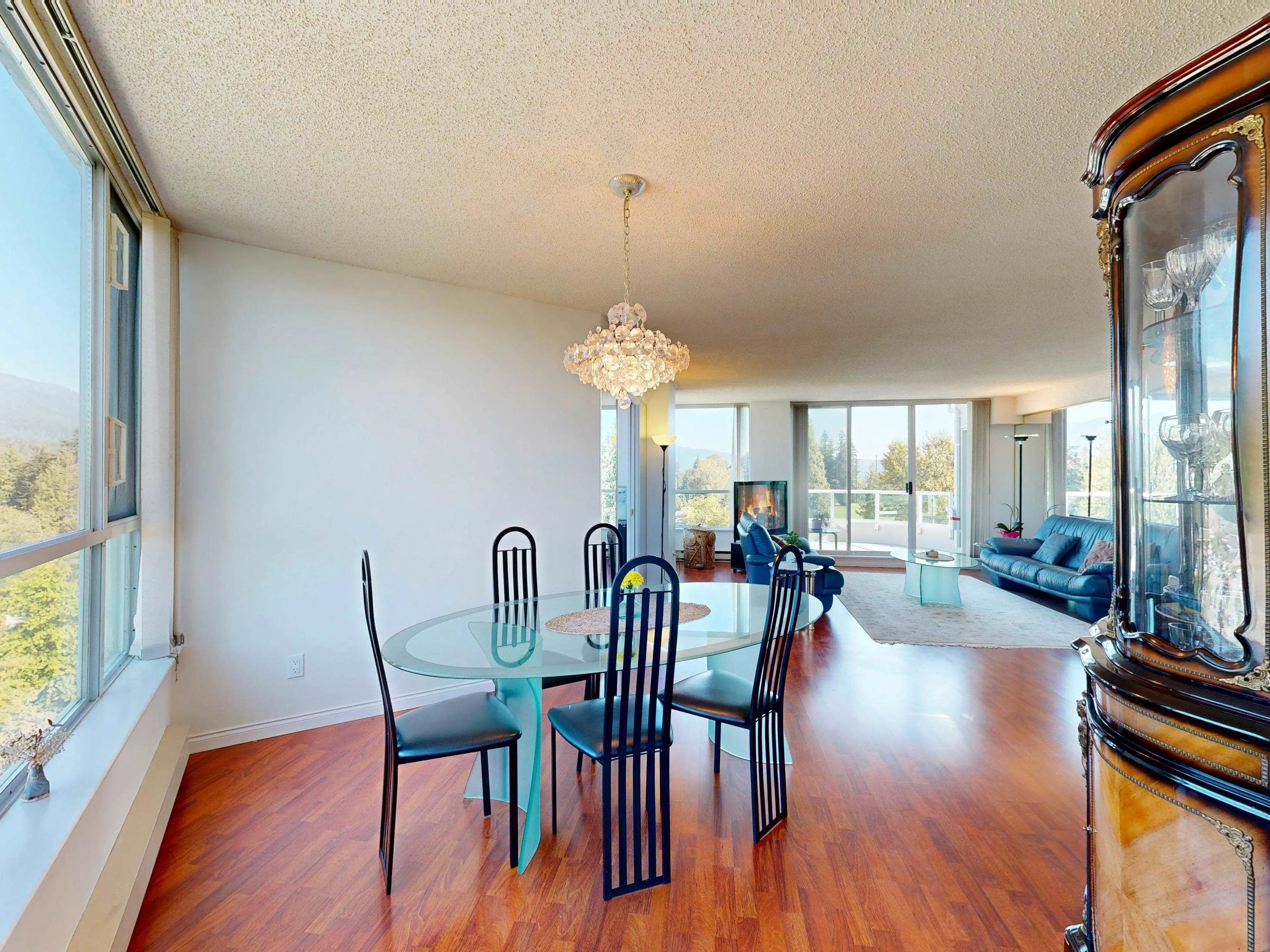 1005 995 Roche Point Drive