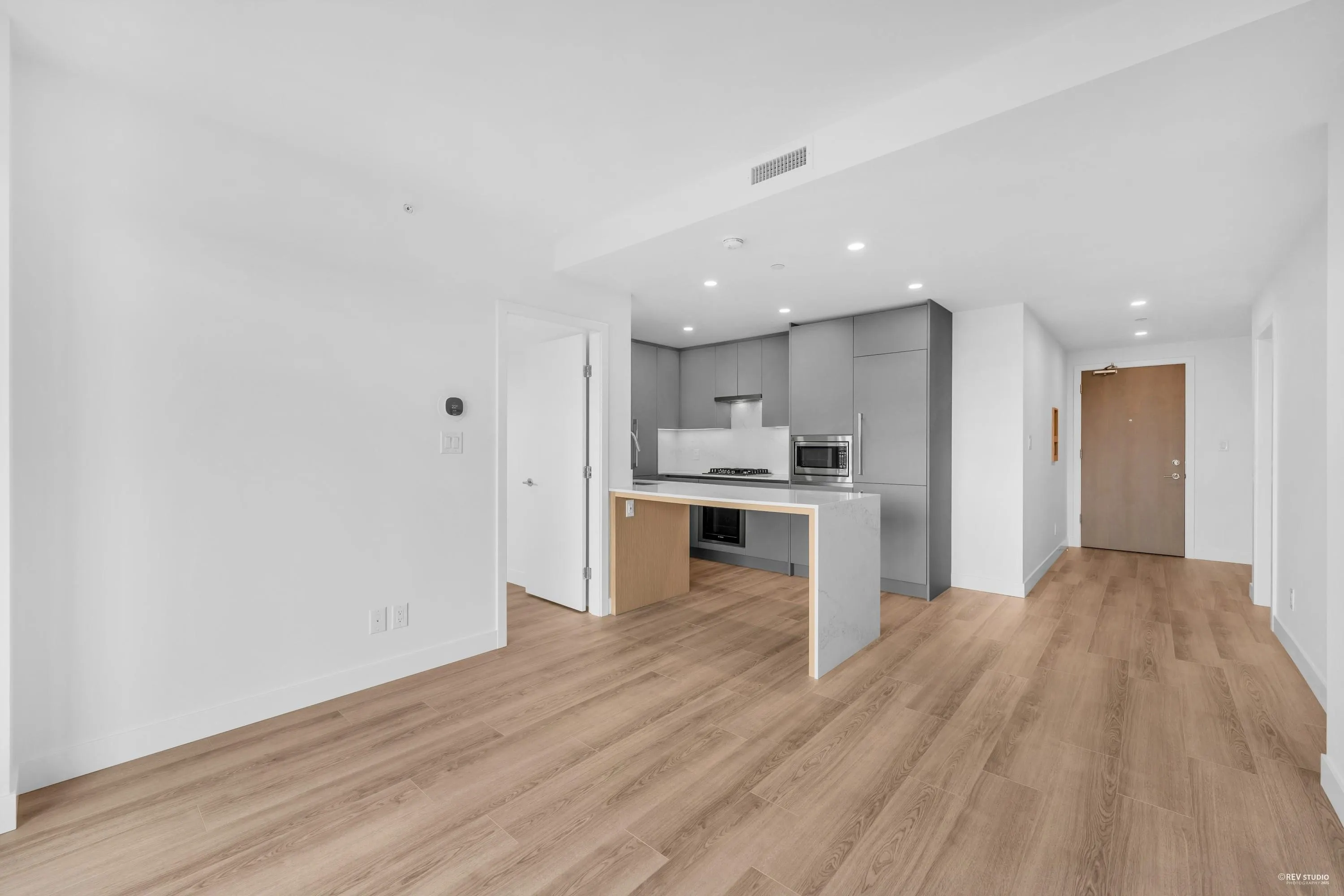 611 5593 No. 3 Road