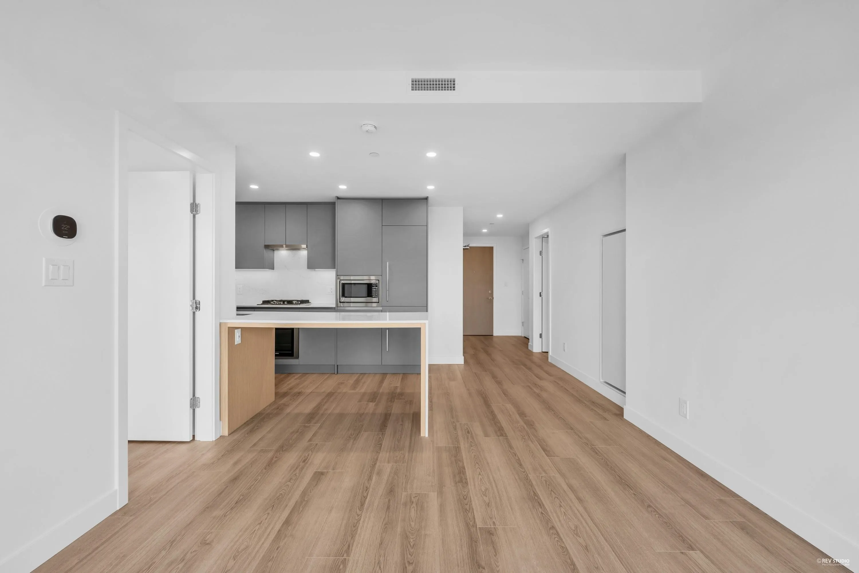 611 5593 No. 3 Road
