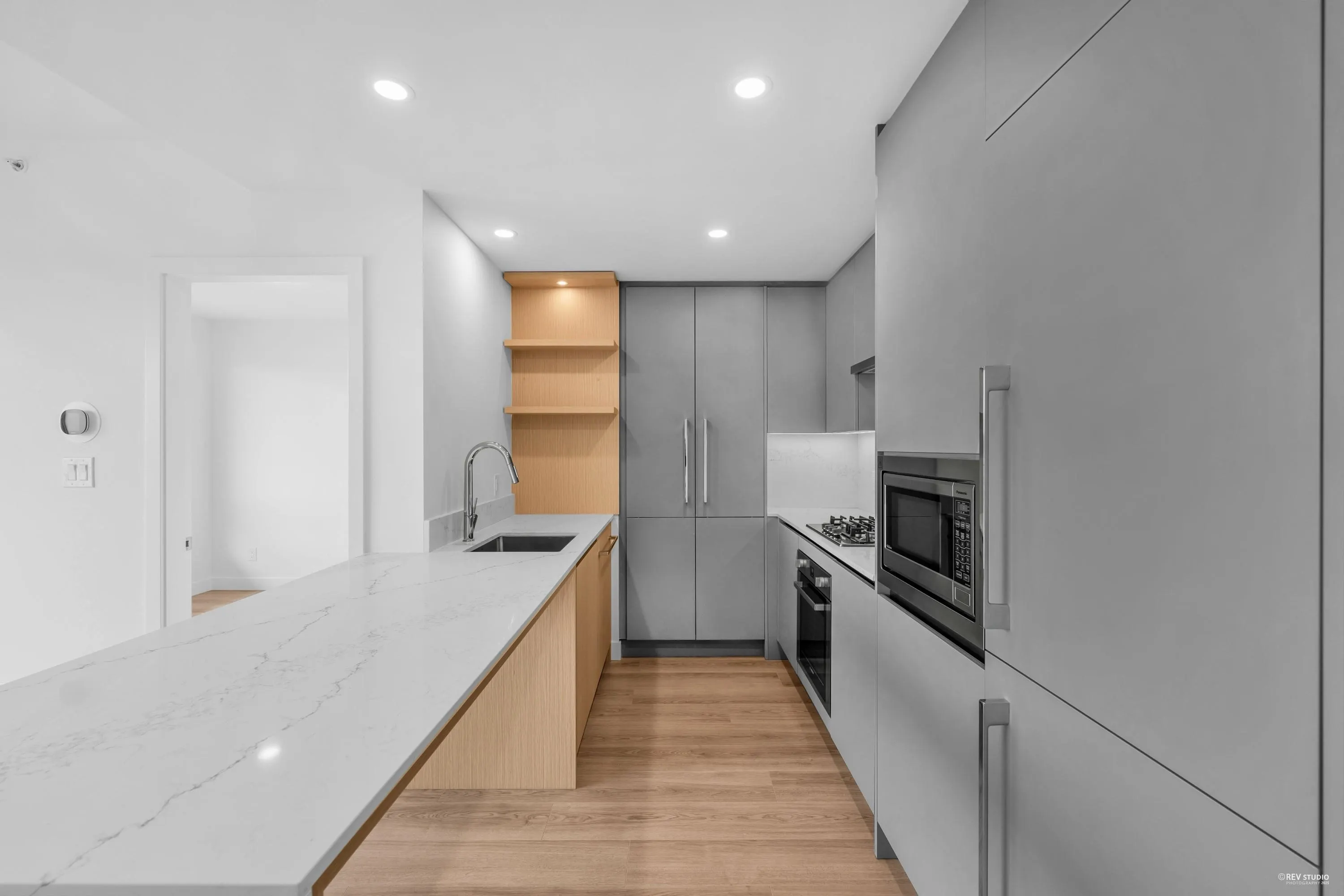 611 5593 No. 3 Road