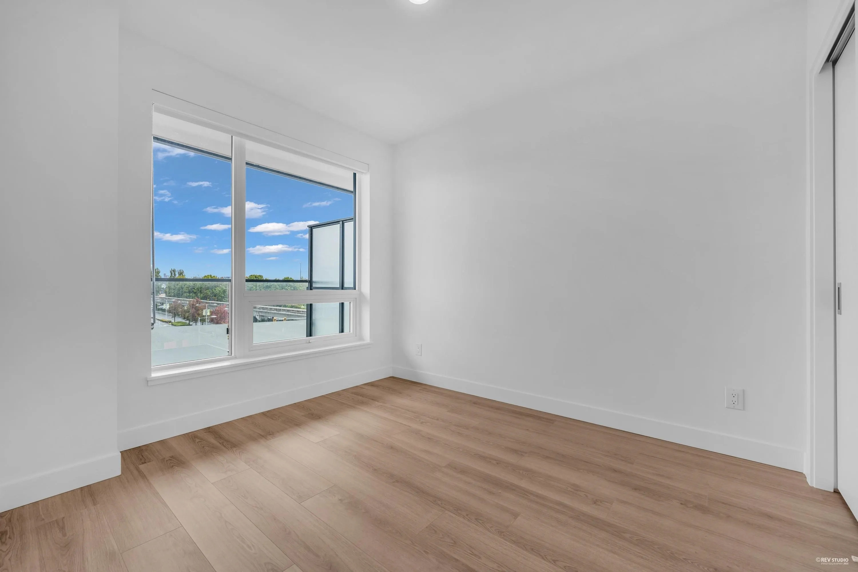 611 5593 No. 3 Road