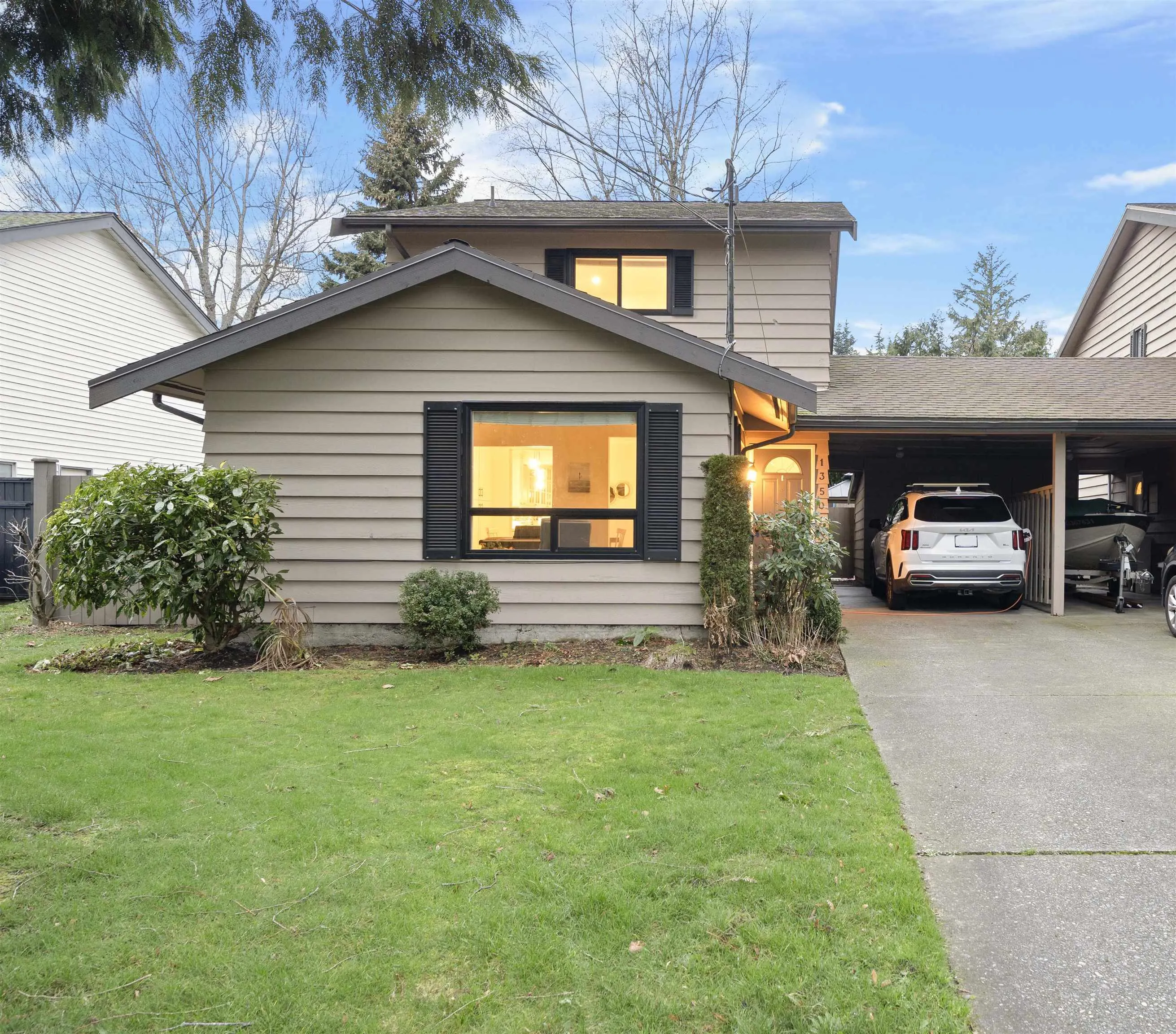 13507 15 Avenue