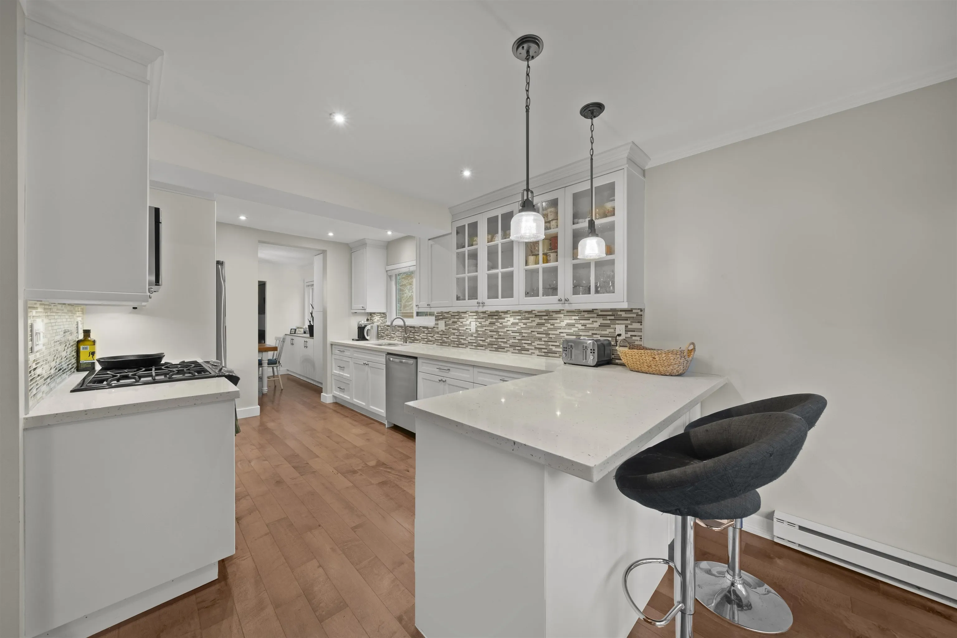 13507 15 Avenue