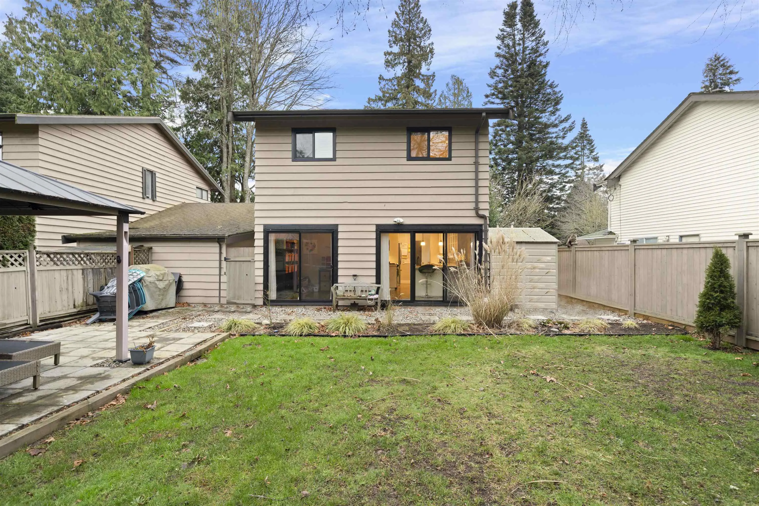 13507 15 Avenue