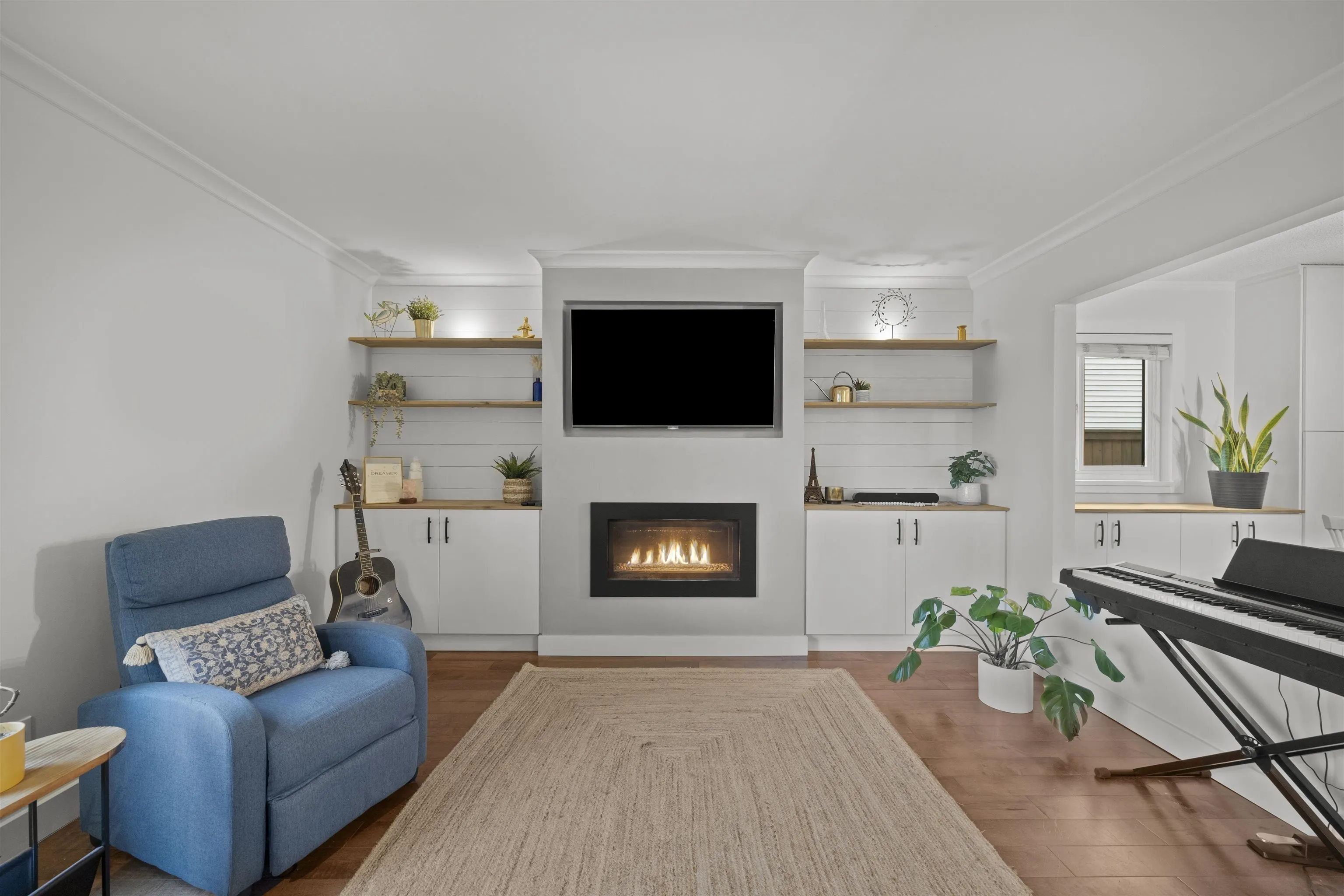 13507 15 Avenue