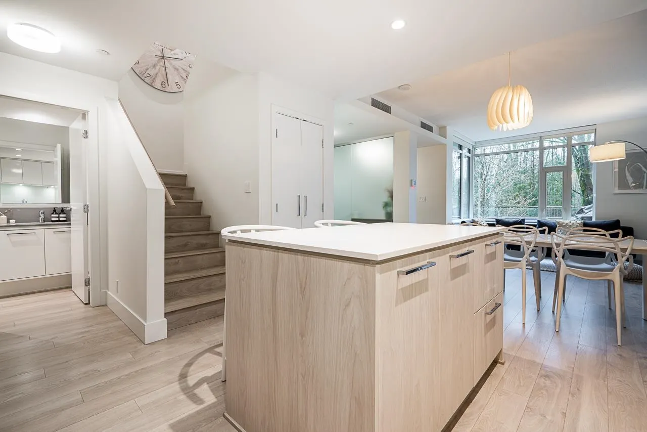 103 680 Seylynn Crescent