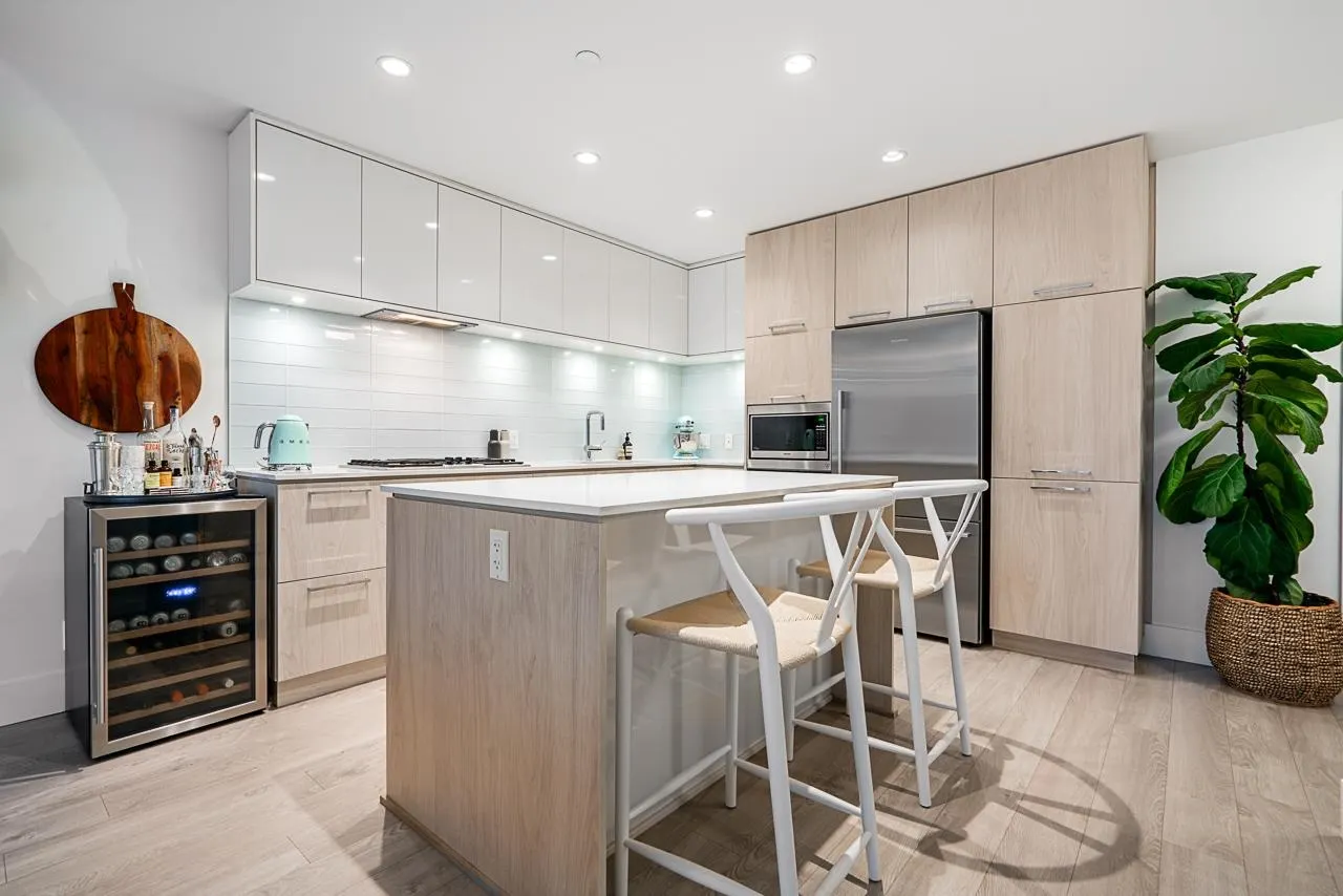 103 680 Seylynn Crescent