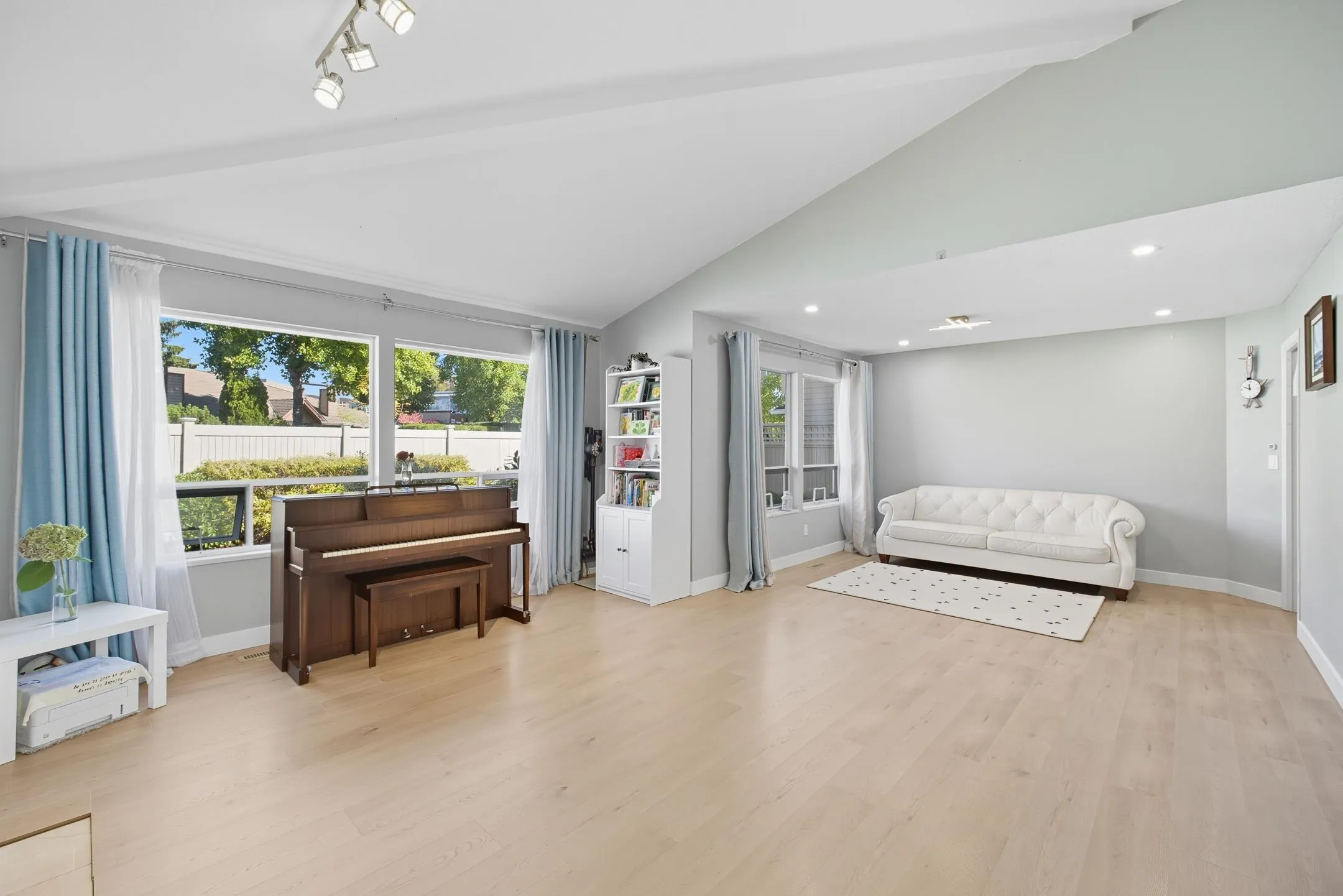 118 15121 19 Avenue