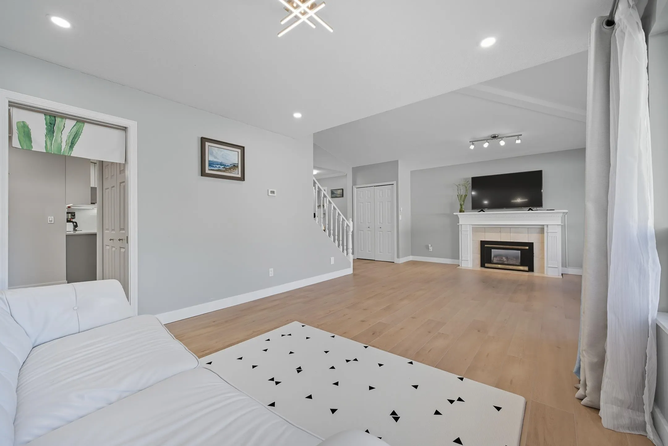 118 15121 19 Avenue