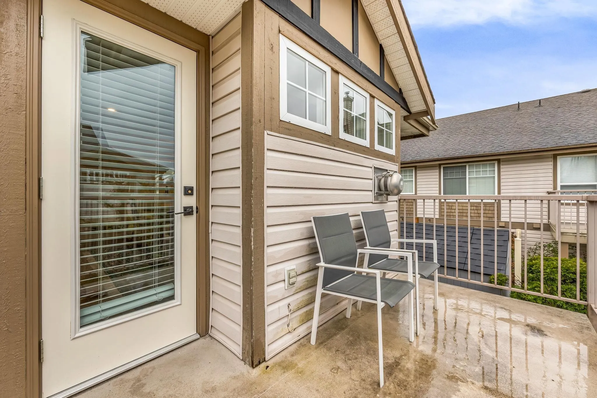 18 20222 96 Avenue