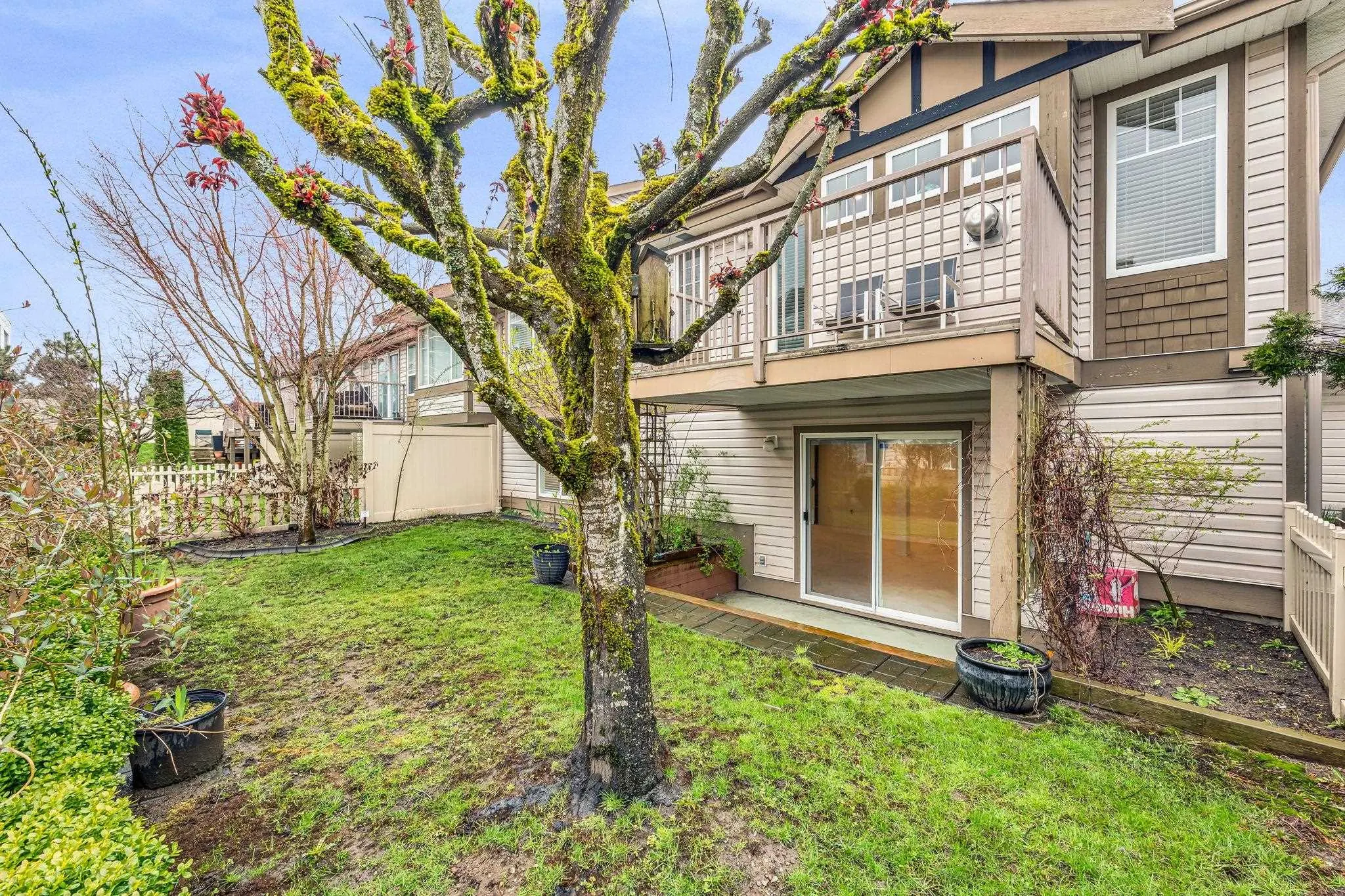 18 20222 96 Avenue