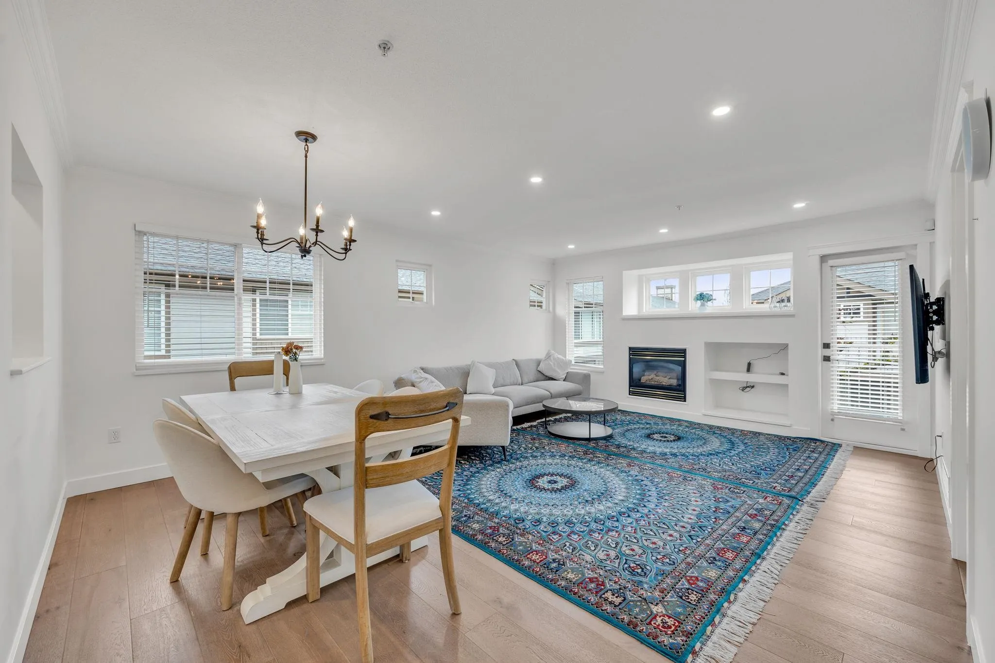 18 20222 96 Avenue