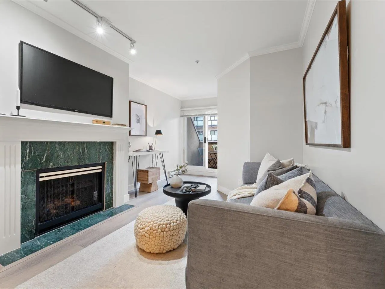 205 3638 W Broadway