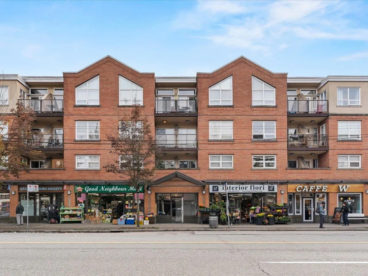 205 3638 W Broadway