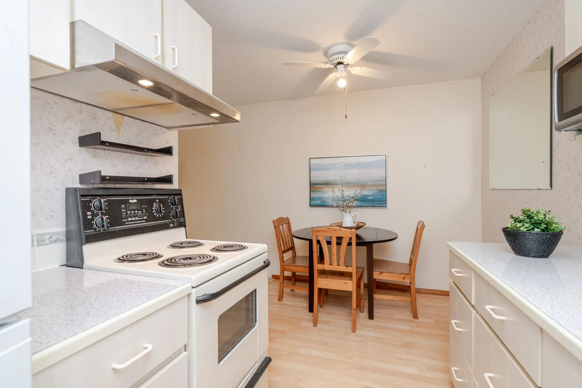 208 15020 North Bluff Road