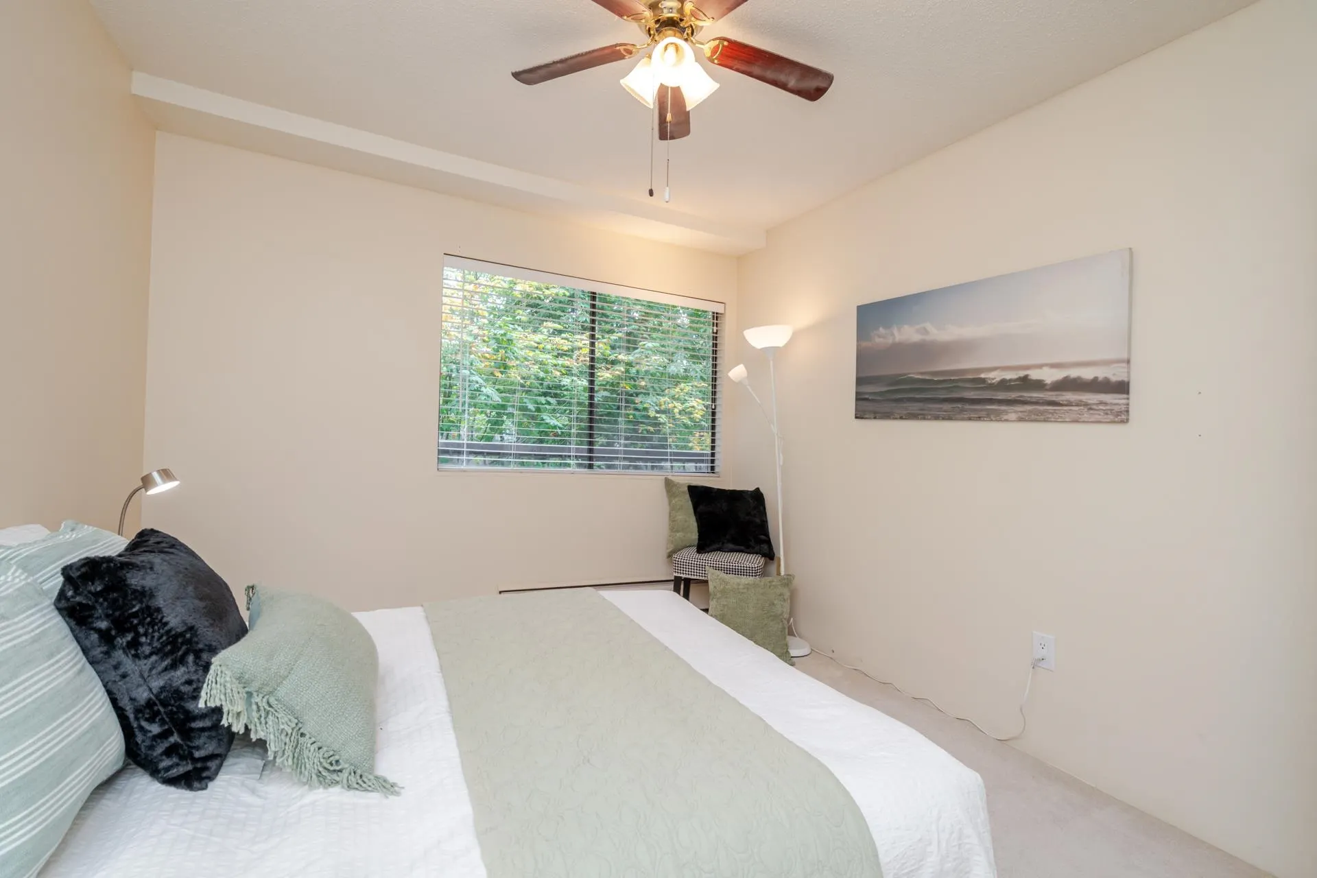 208 15020 North Bluff Road