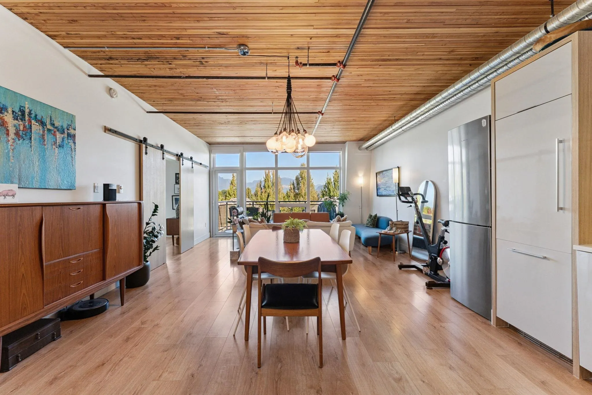 403 4223 Hastings Street