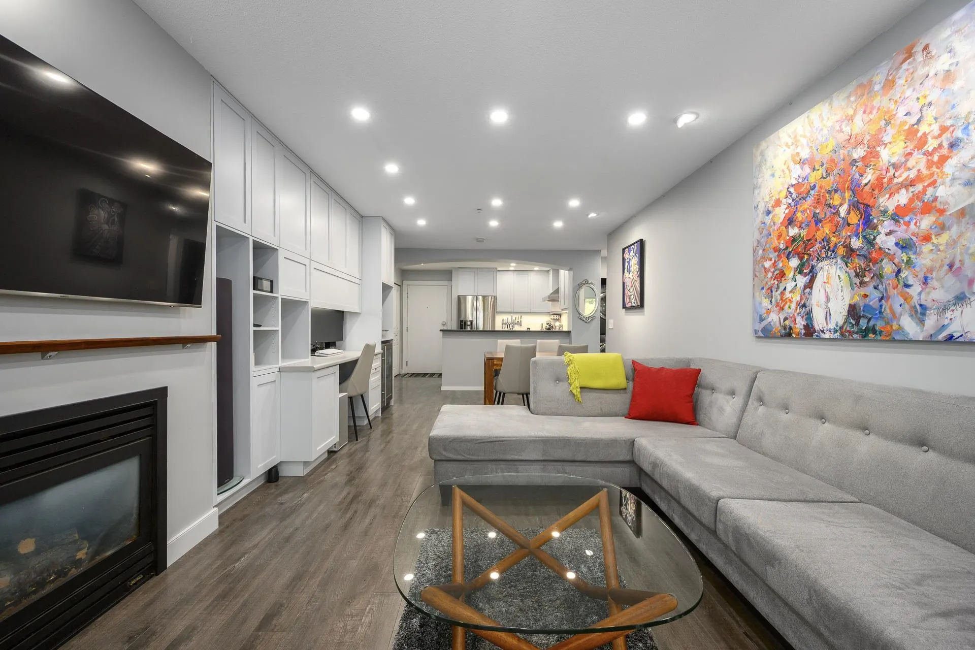 210 9319 University Crescent