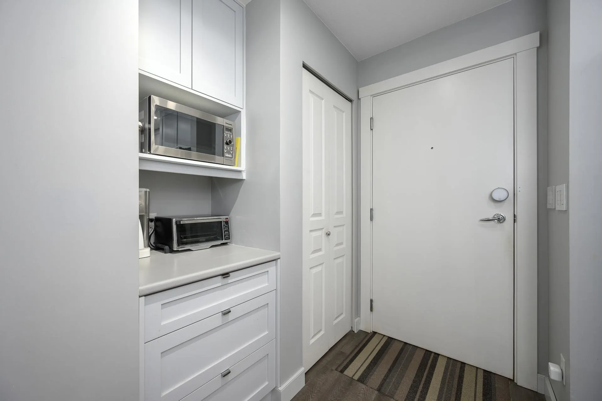 210 9319 University Crescent