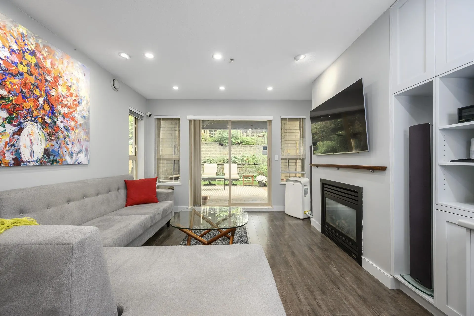210 9319 University Crescent