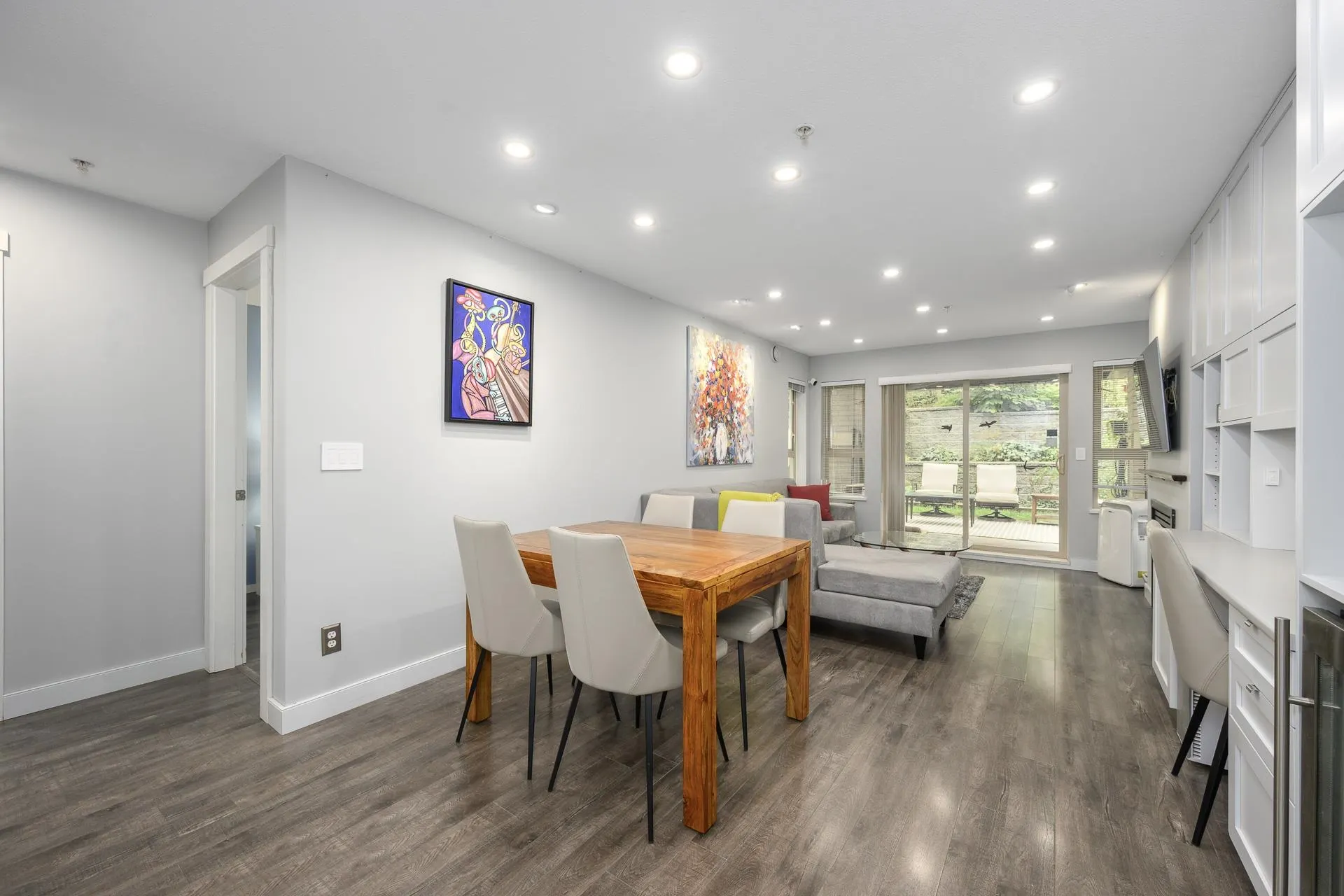 210 9319 University Crescent