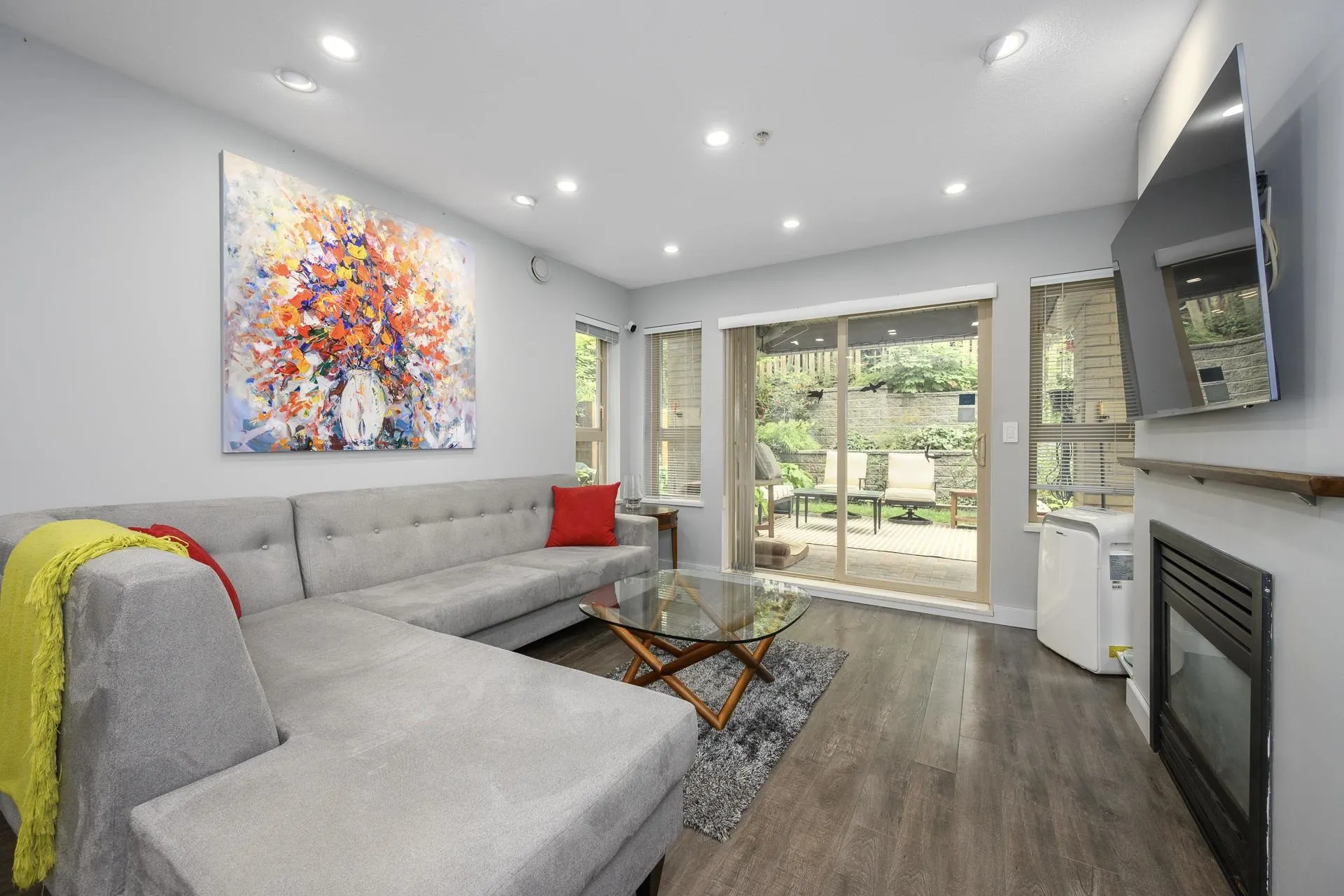 210 9319 University Crescent