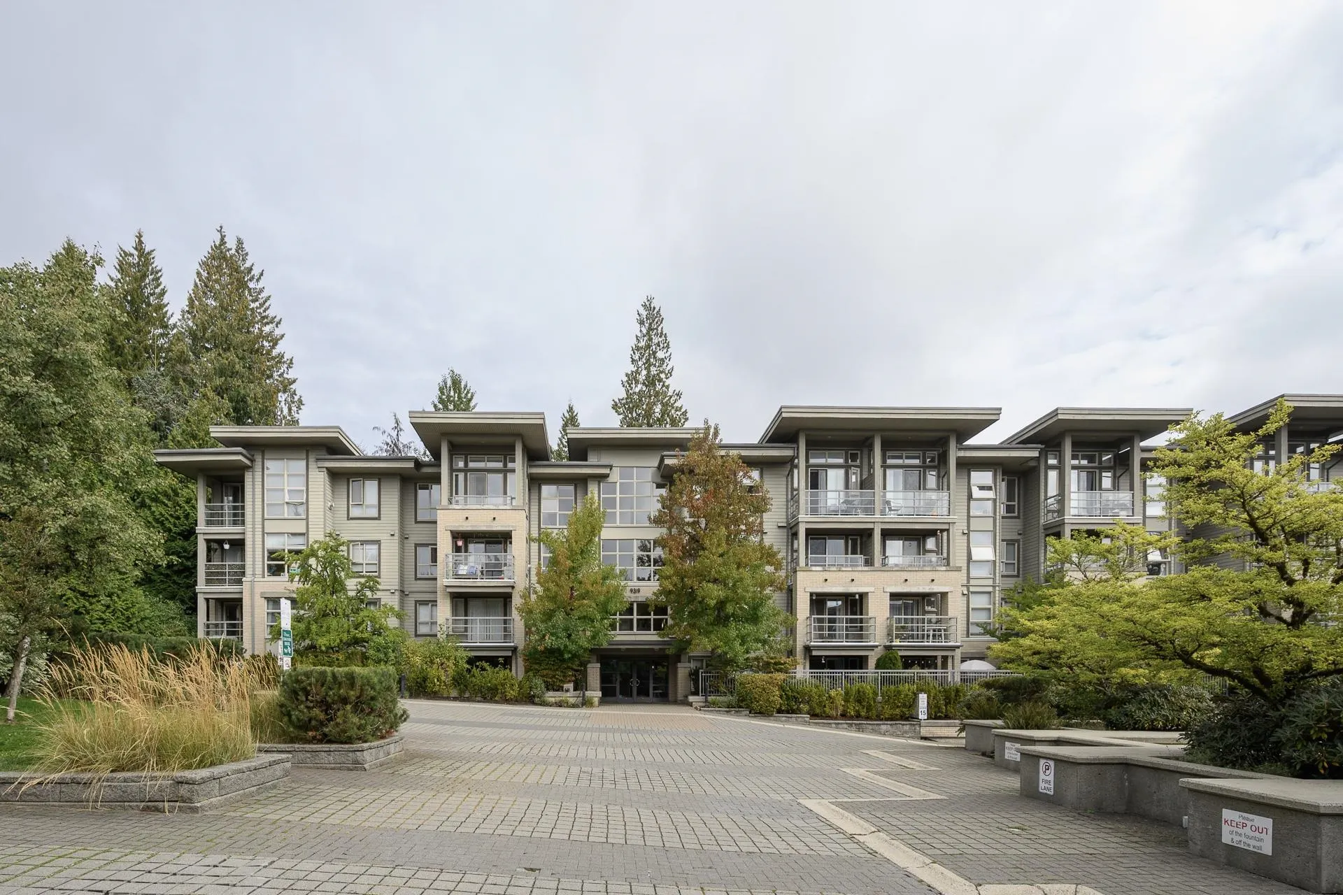 210 9319 University Crescent