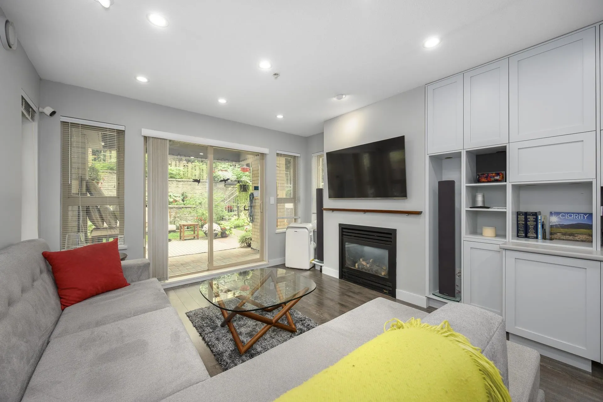 210 9319 University Crescent