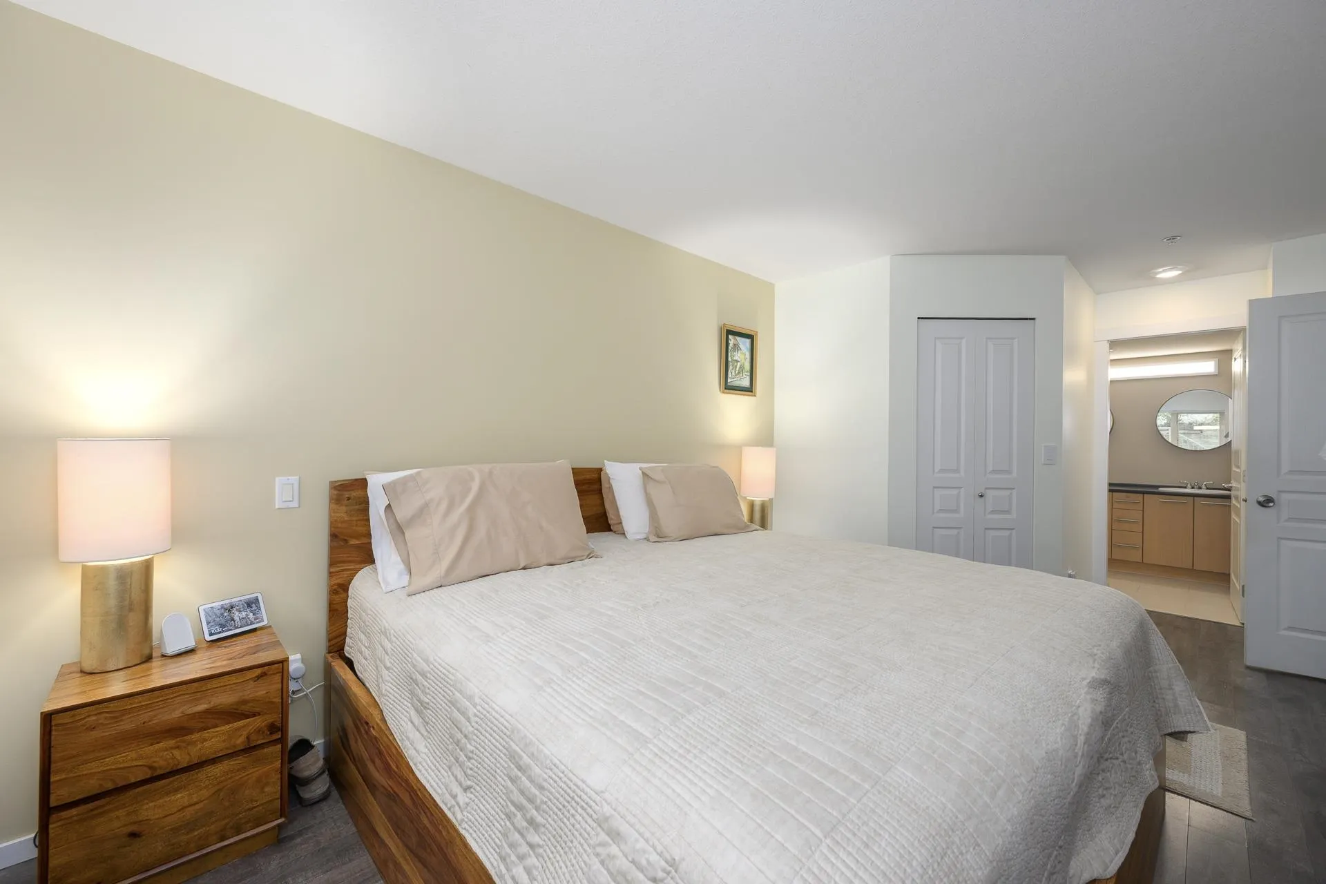 210 9319 University Crescent