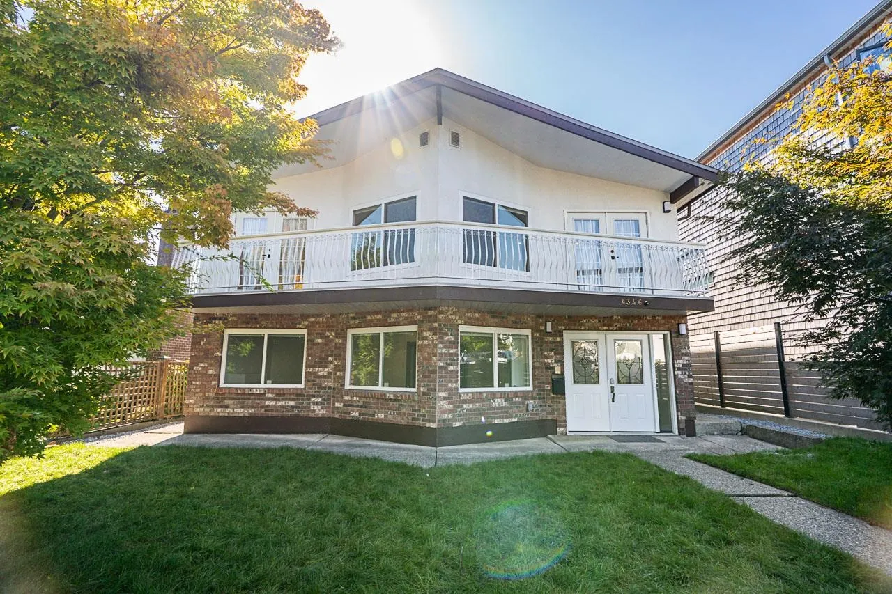 4346 Dundas Street