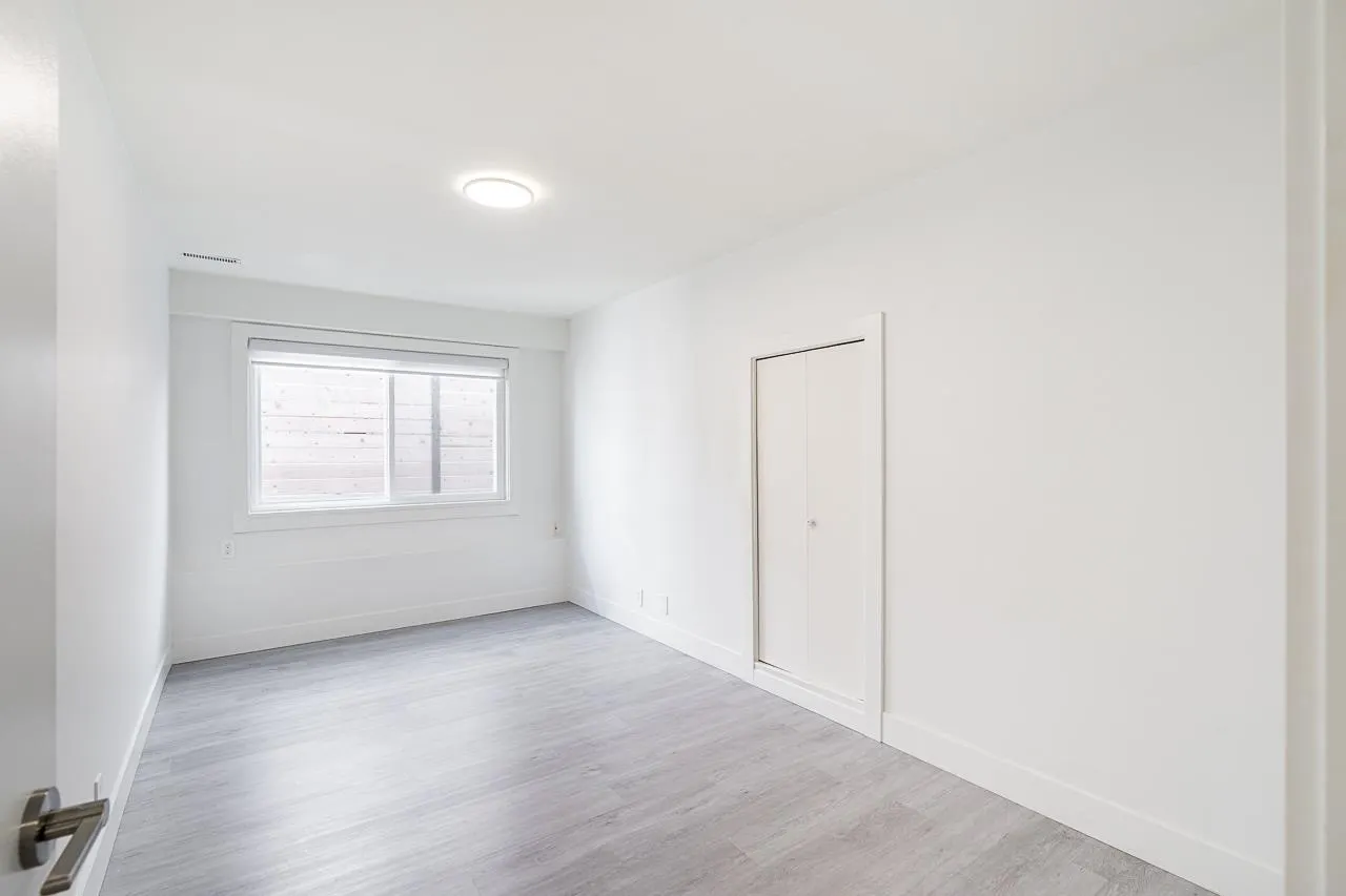 4346 Dundas Street