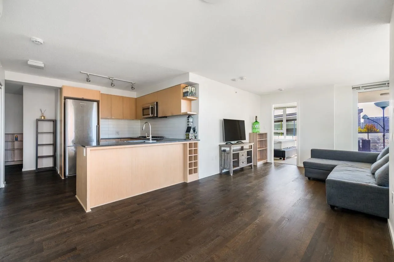 703 7788 Ackroyd Road