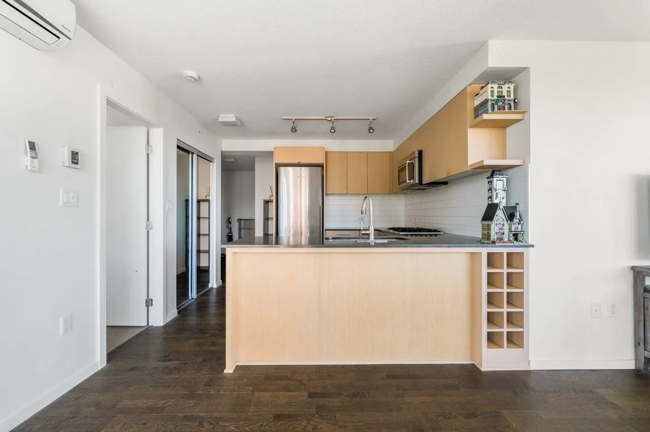703 7788 Ackroyd Road