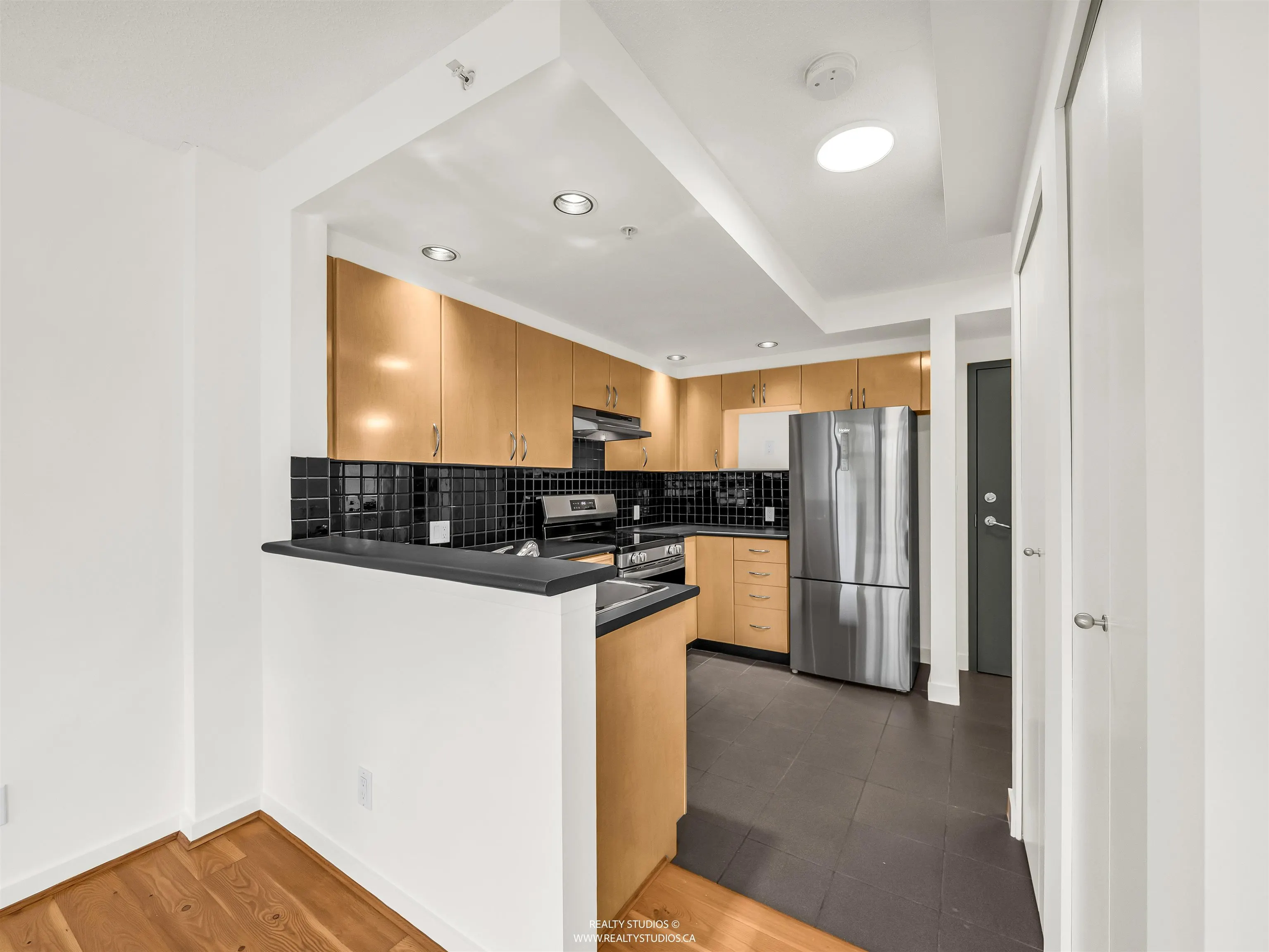 302 1688 Robson Street